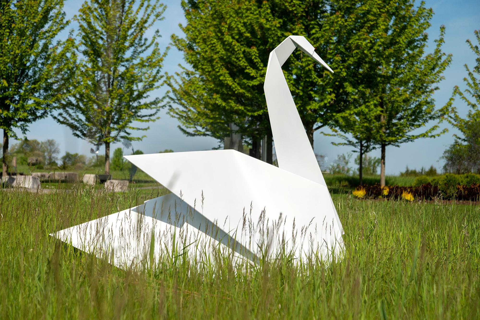 Origami Swan AP of 5 - figurative, contemporary, aluminum outdoor sculpture - Sculpture by Jyhling Lee
