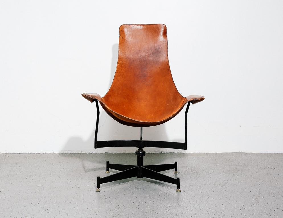 'K-Chair' leather sling chair designed by William Katavolos for Leathercraft, 1950s. Painted steel frame with swivel base.

Measure: 15.5