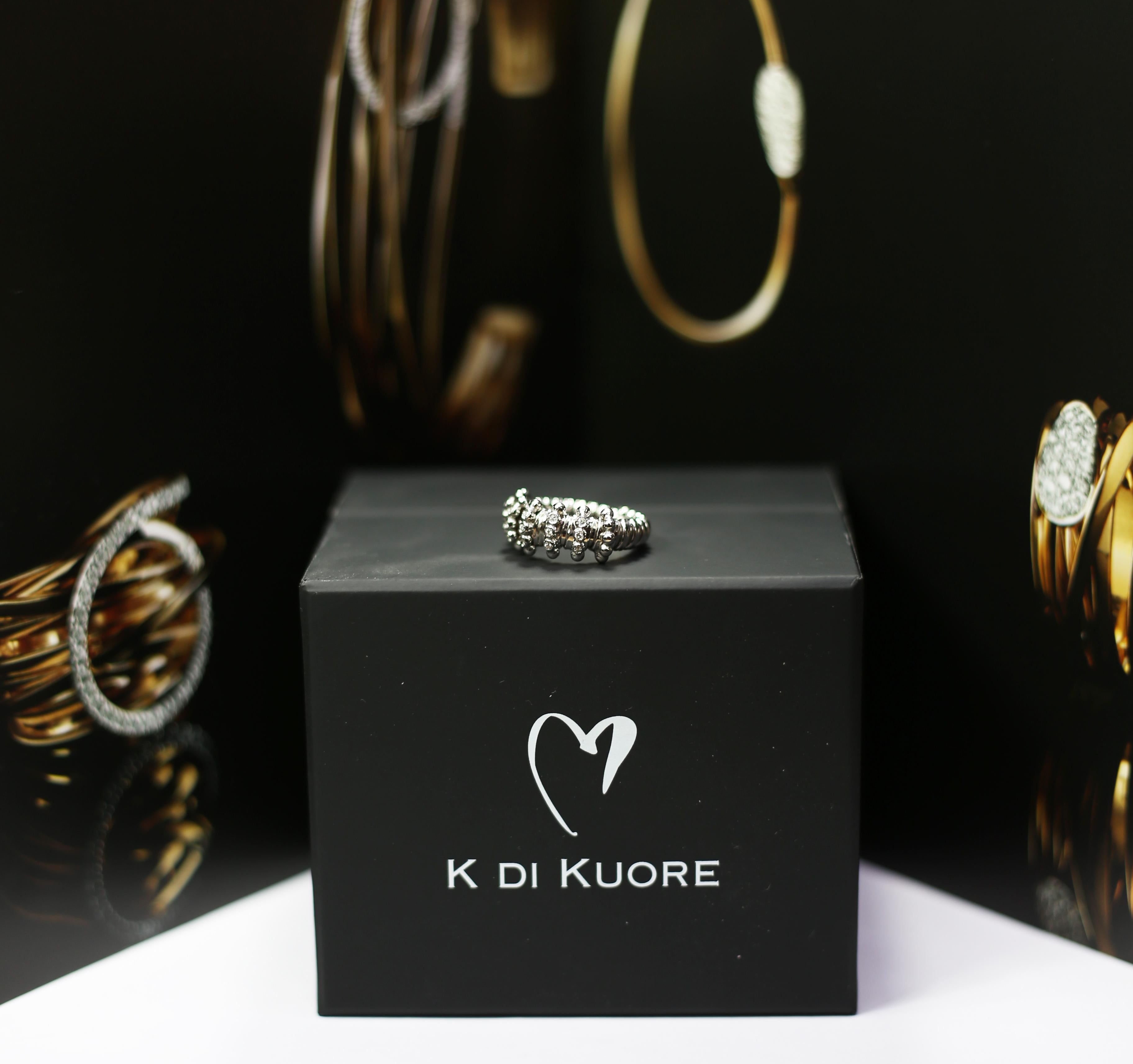 K di Kuore 18 Karat White Gold Flexo Ring with Diamond Mist In New Condition For Sale In Bilbao, ES