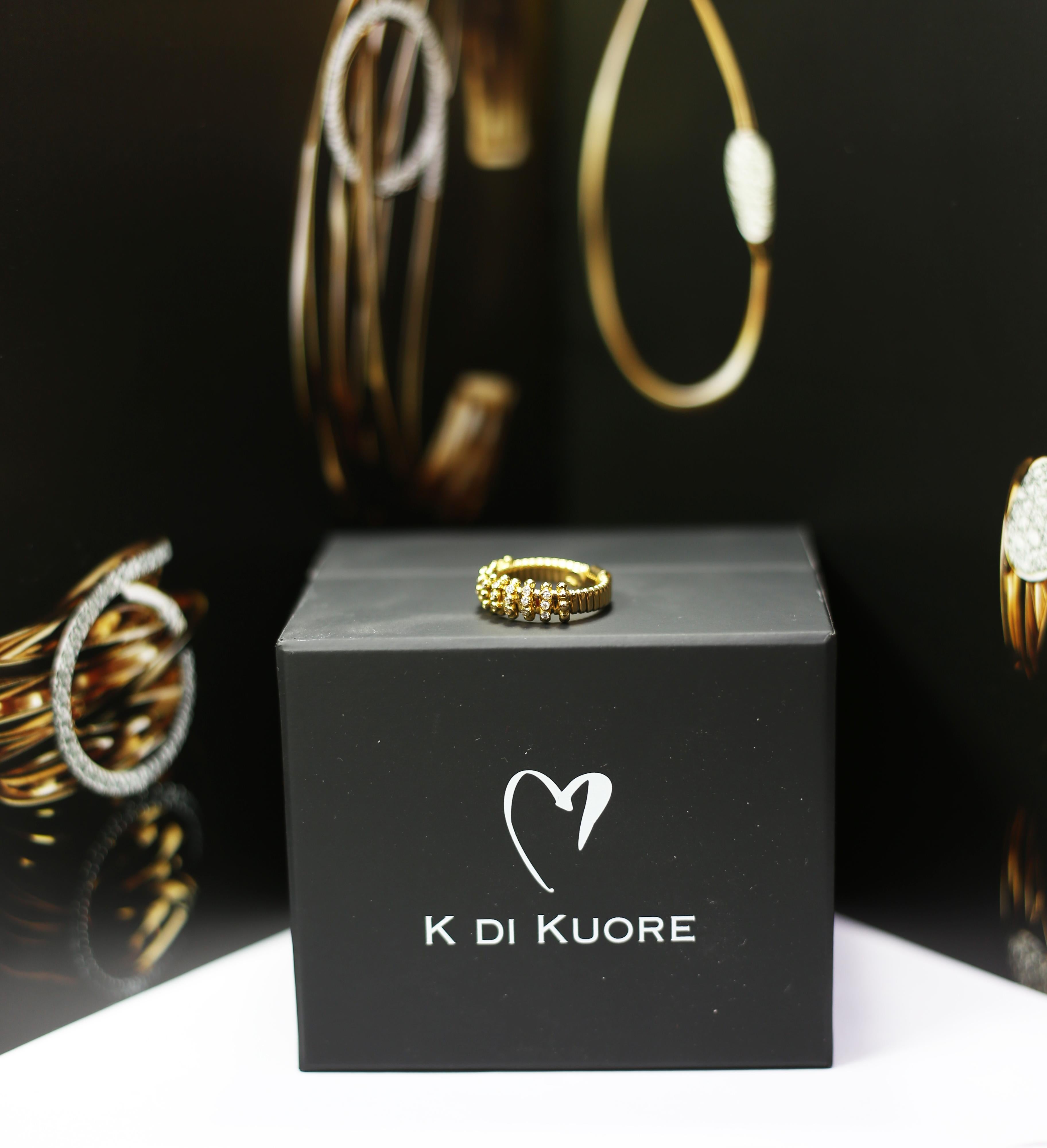 K Di Kuore 18 Karat Yellow Gold Flexo Ring with Diamond Mist In New Condition For Sale In Bilbao, ES