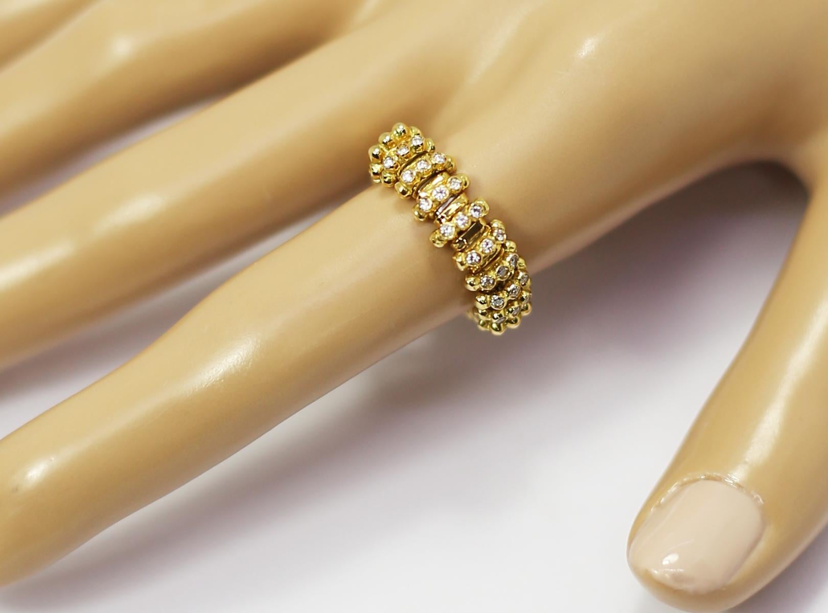 Contemporary K di Kuore 18 Karat Yellow Gold Flexo Ring with Diamond Mist