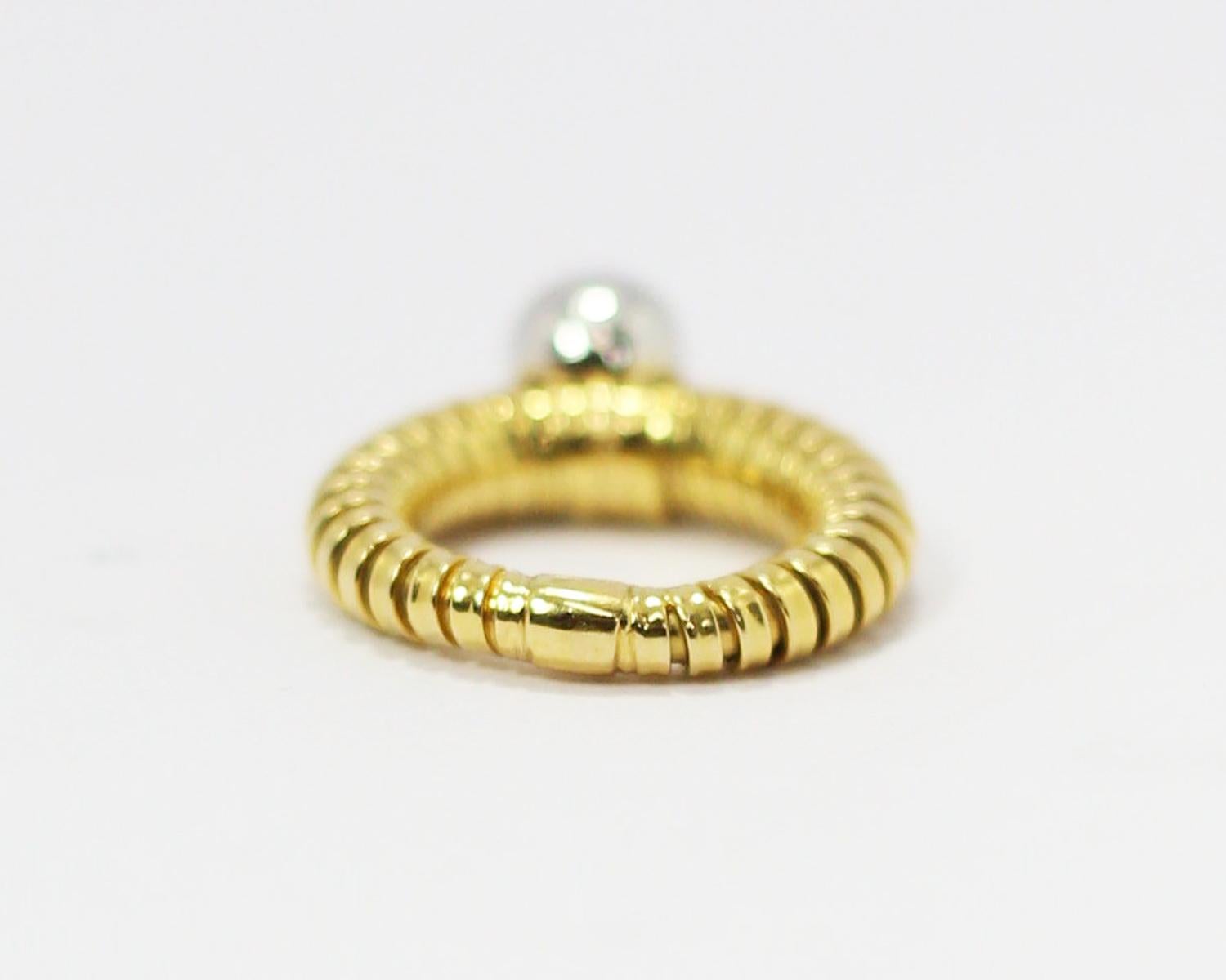 Contemporary K di Kuore Italian Designer Flexo System 18k Yellow Gold Ring with Diamond Cente For Sale