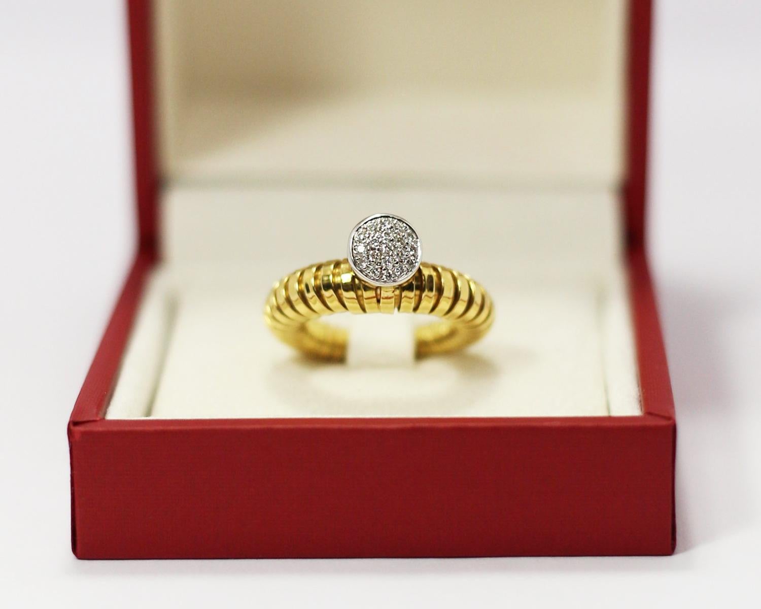 Women's K di Kuore Italian Designer Flexo System 18k Yellow Gold Ring with Diamond Cente For Sale