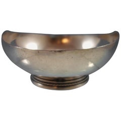 Bol suédois ovale martelé en argent .830 de K. G. Markstrom, daté de 1960