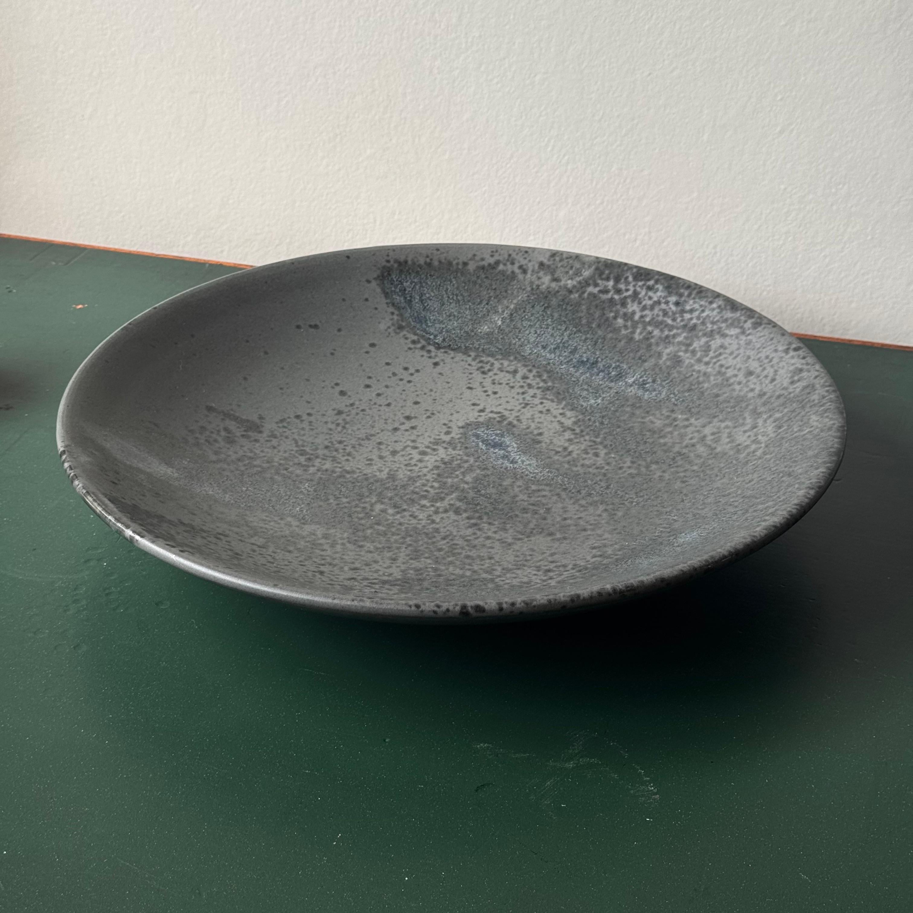 K H Wurtz Serving Platter / Black / Glaze E ? Denmark en Nuevo estado para la venta en London, GB