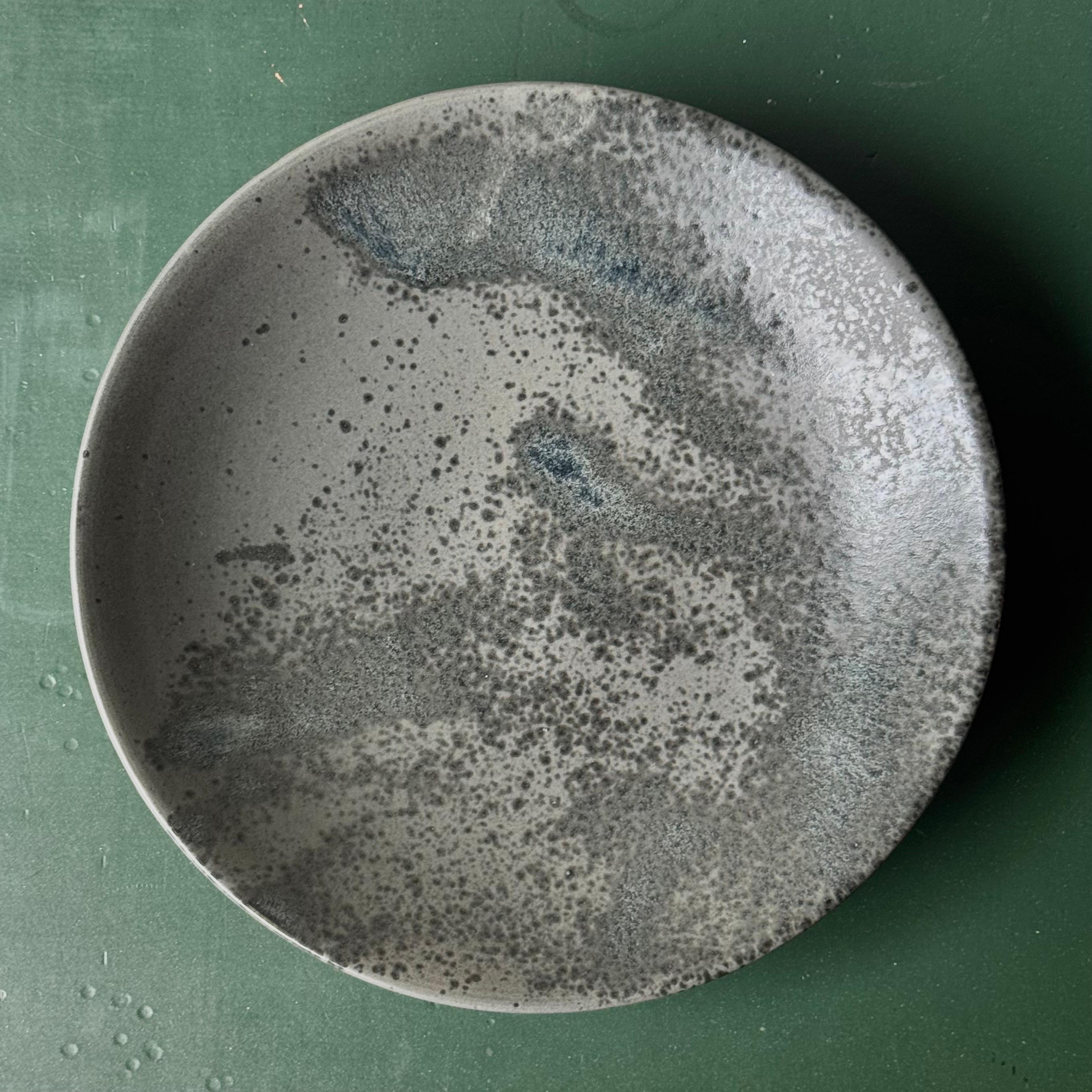 K H Wurtz Serving Platter / Black / Glaze E ? Denmark Siglo XXI y contemporáneo en venta