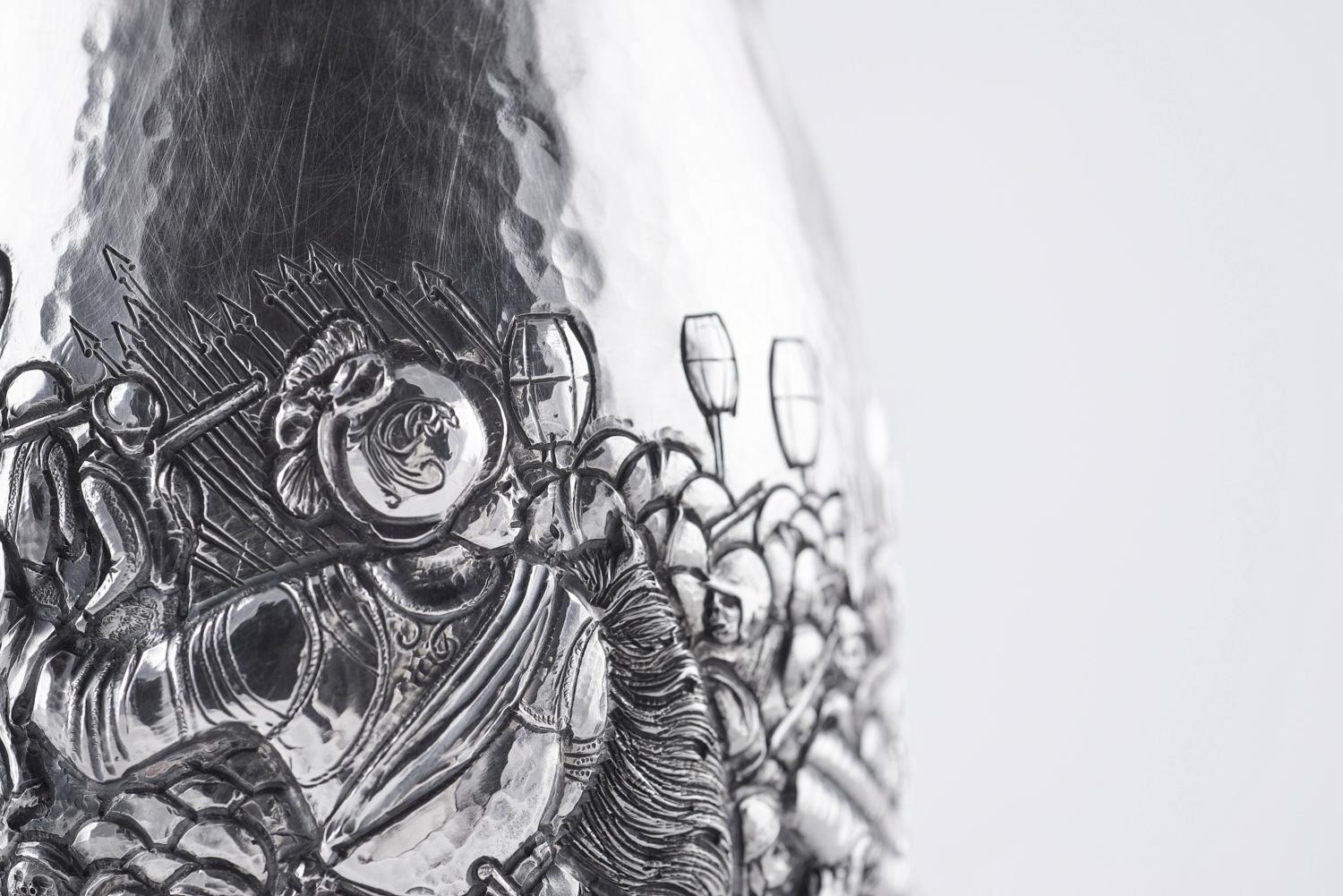 K-OVER Champagne, Battaglia di porta Camollia, argento 999/°°, Italia Contemporáneo en venta
