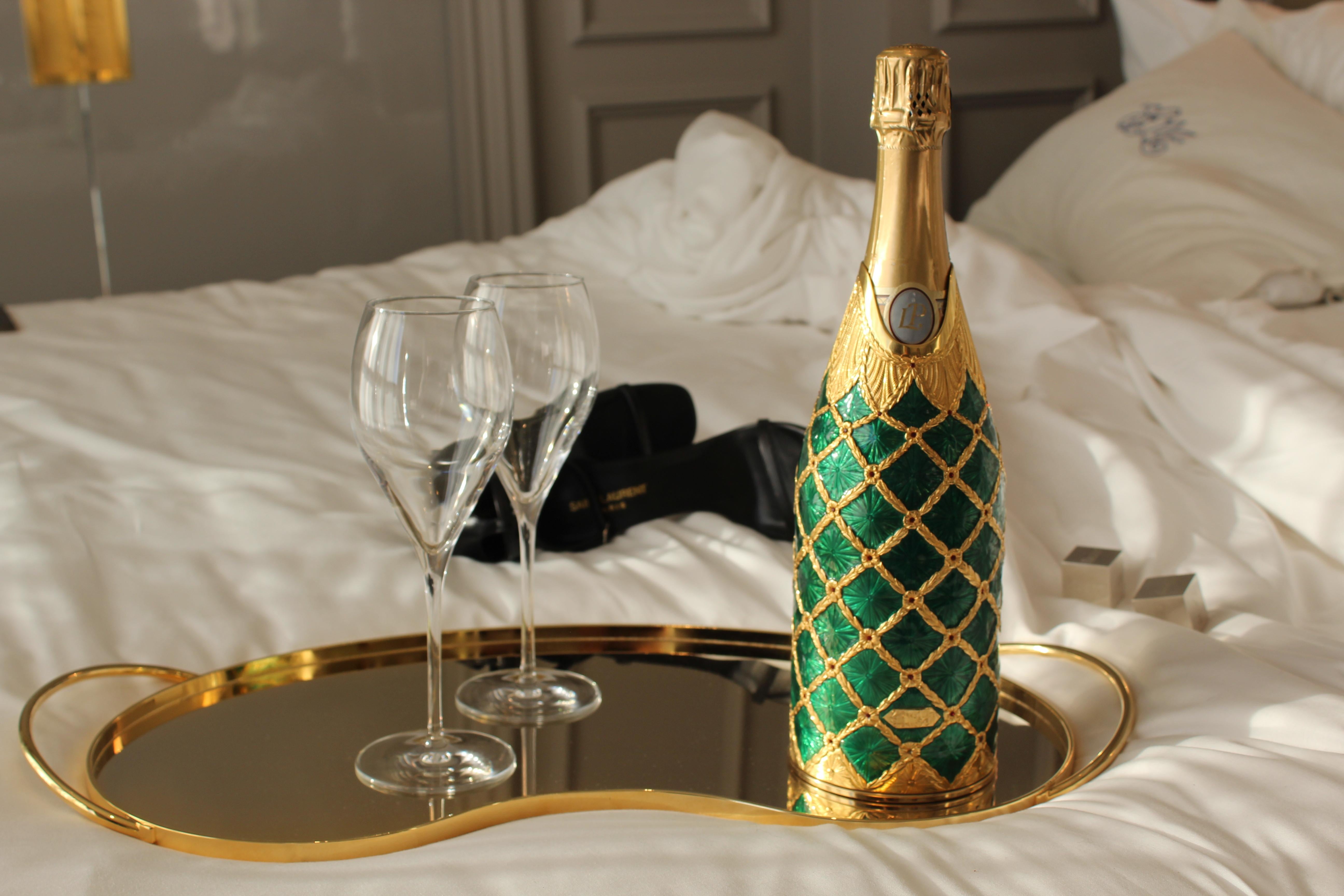 Contemporain K-OVER Champagne, EMERALD, argent 999/°, Italie en vente