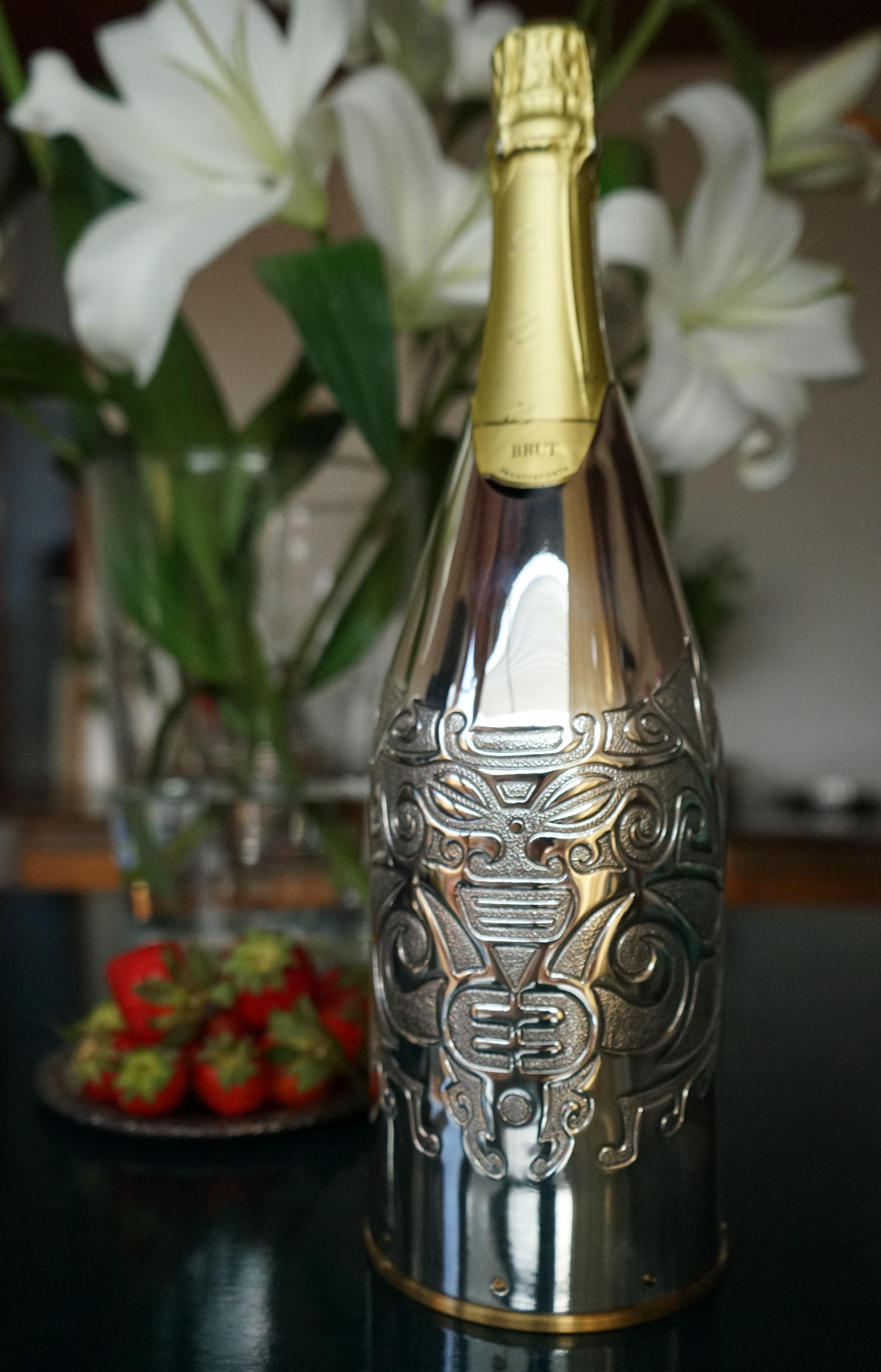 Hand-Crafted K-OVER Champagne, MAORI, argento 999/°°, Italia For Sale