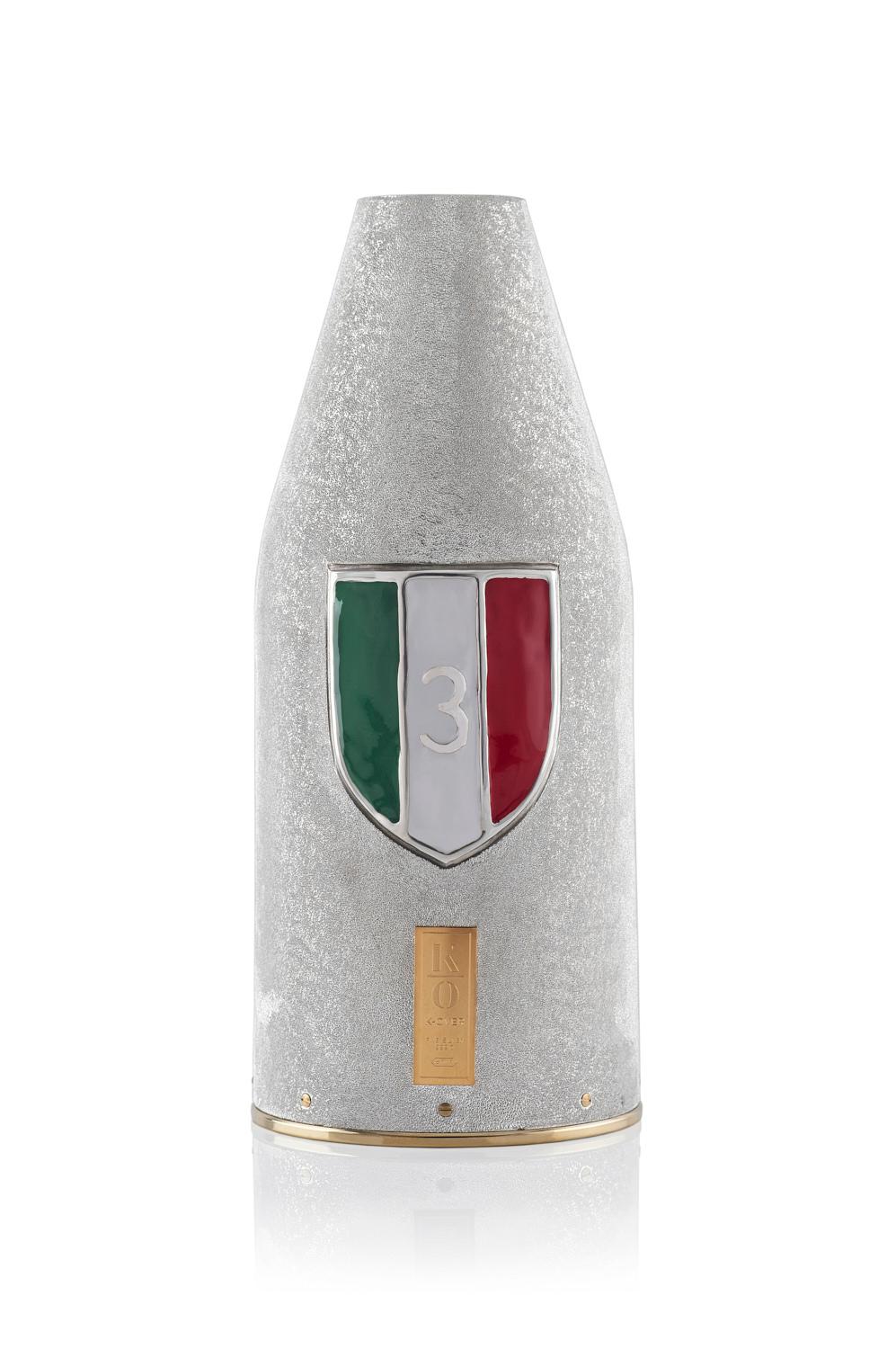 NAPOLI CHAMPION OF ITALY :
Our K-OVERs, are alternatives to the champagne bucket and the more common glacette.  The precious metal that holds the bottle is coated internally with a thermal fabric that maintains the temperature of your champagne for