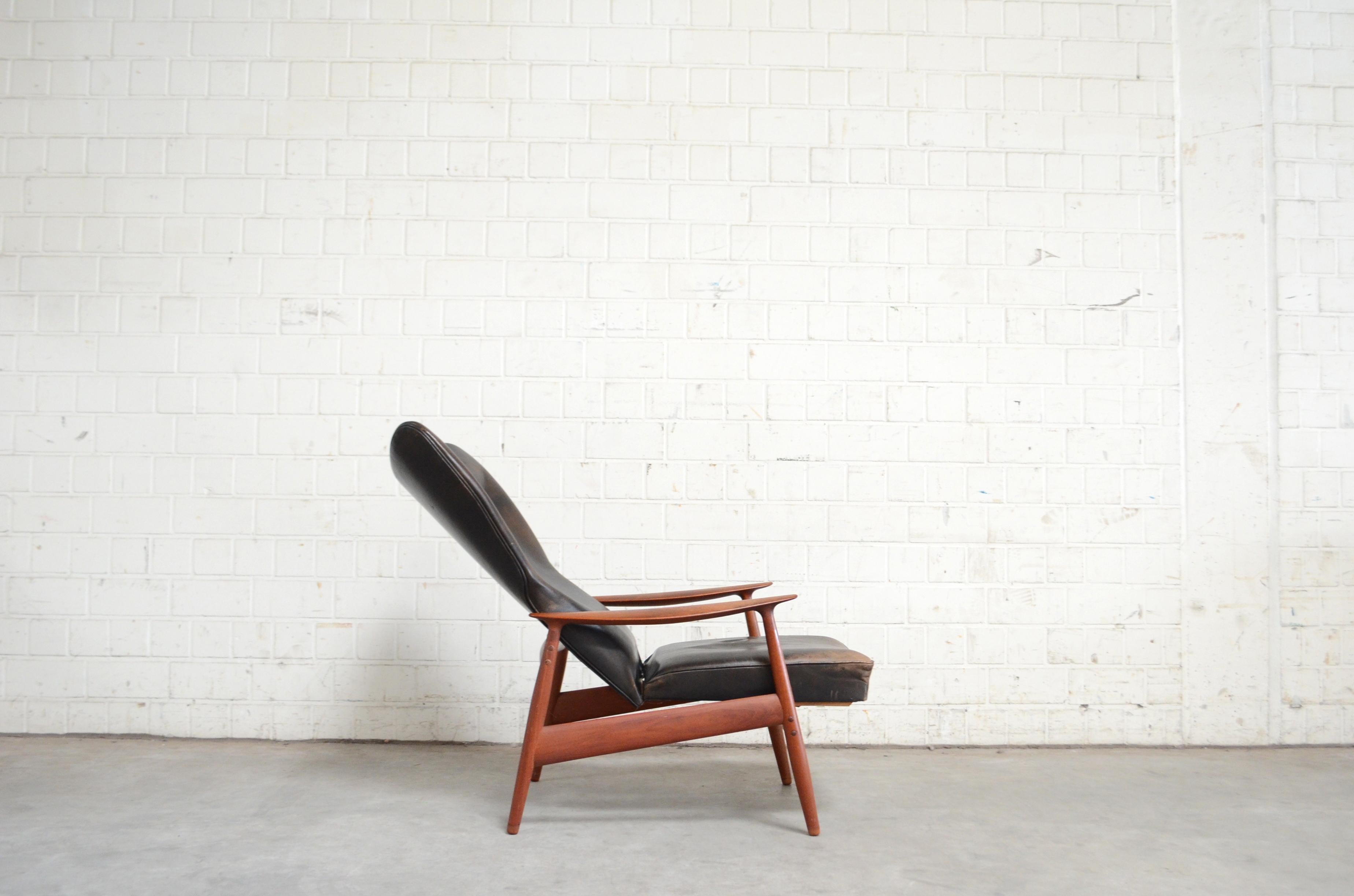 K. Rasmussen for Peter Wessel Wingback Leather Lounge Chair, 1960 For Sale 3