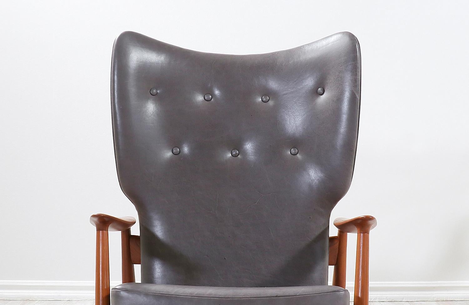 K. Rasmussen fauteuil de salon Wingback en cuir et teck avec pouf en vente 2