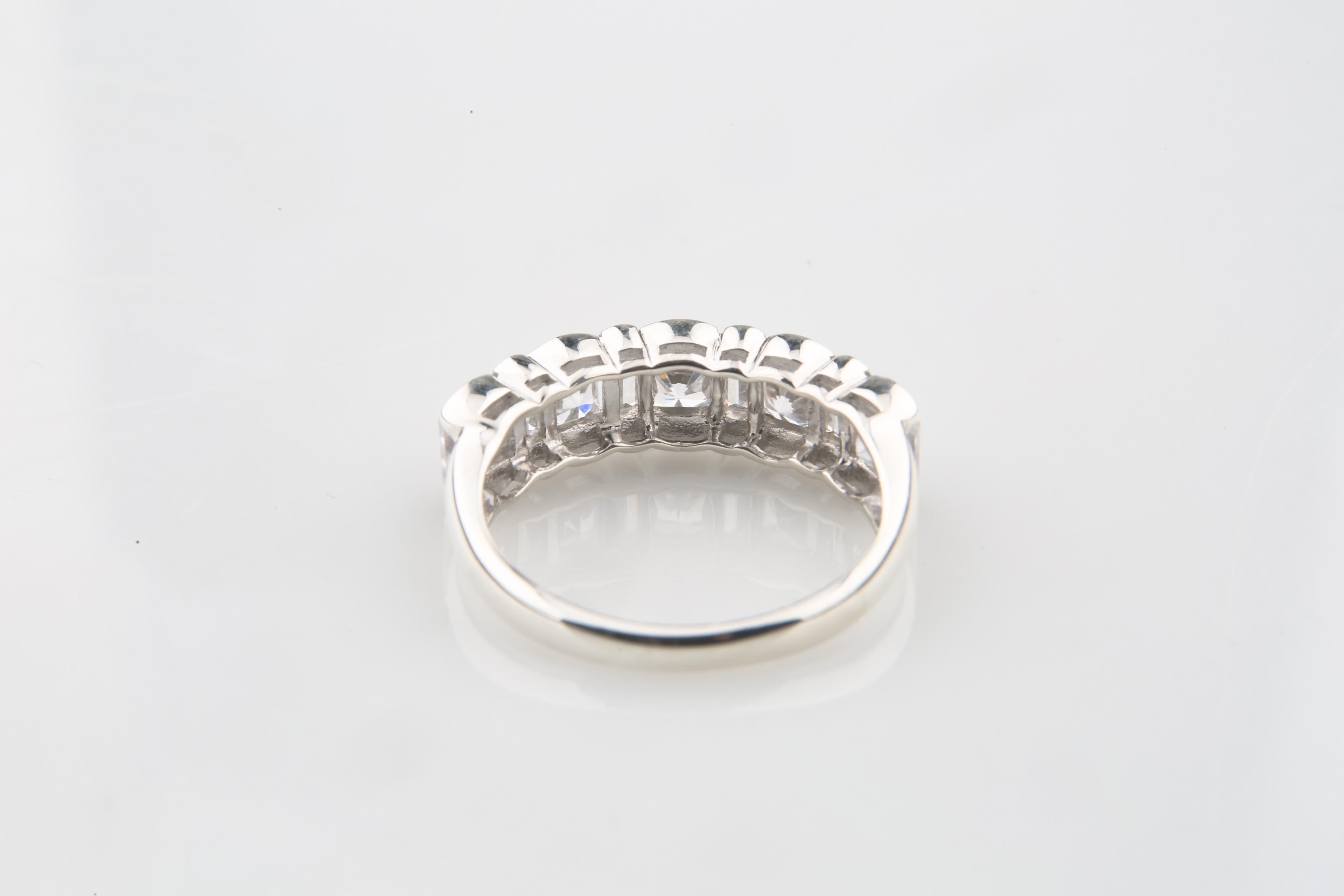 K★ Bague pour femme en argent et zircon cubique, taille 9 Bon état - En vente à Van Nuys, CA