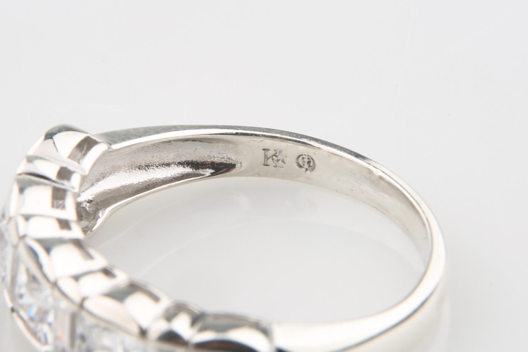 K★ Bague pour femme en argent et zircon cubique, taille 9 Unisexe en vente