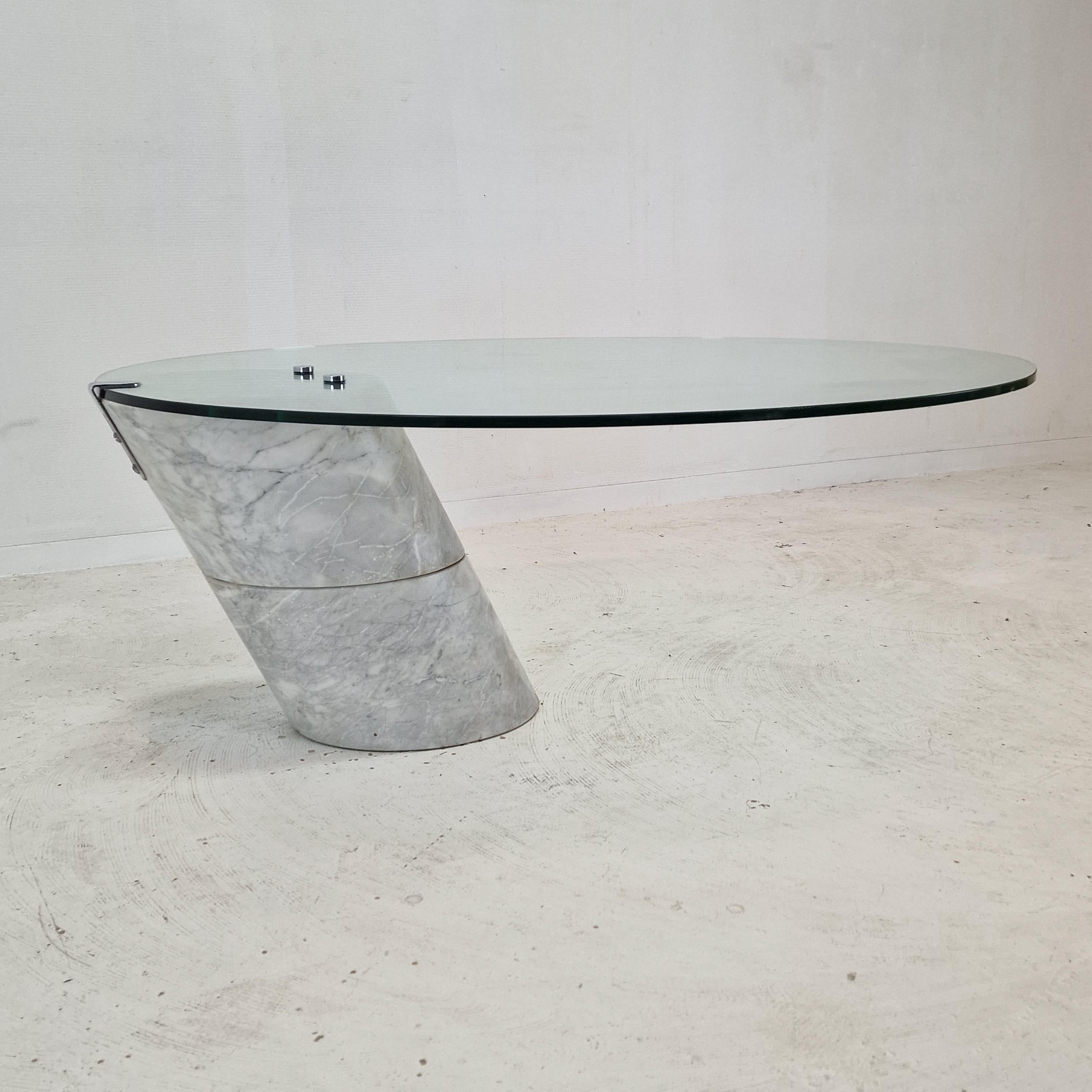 Beautiful glass Carrara marble coffee Table, K1000, Team Form AG, Ronald Schmitt, 1975  

This white marble and glass coffee table, model K1000, was created by Team Form AG for Ronald Schmitt in 1975. 

What makes the item rather minimalist is the