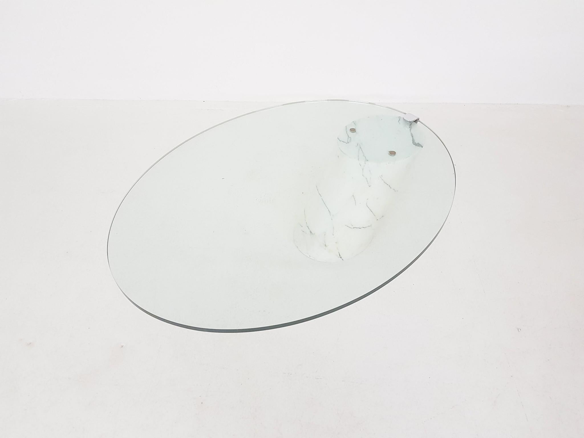K1000 Marble and Glass Coffee Table by Team Form AG for Ronald Schmitt, 1970s In Good Condition In Amsterdam, NL