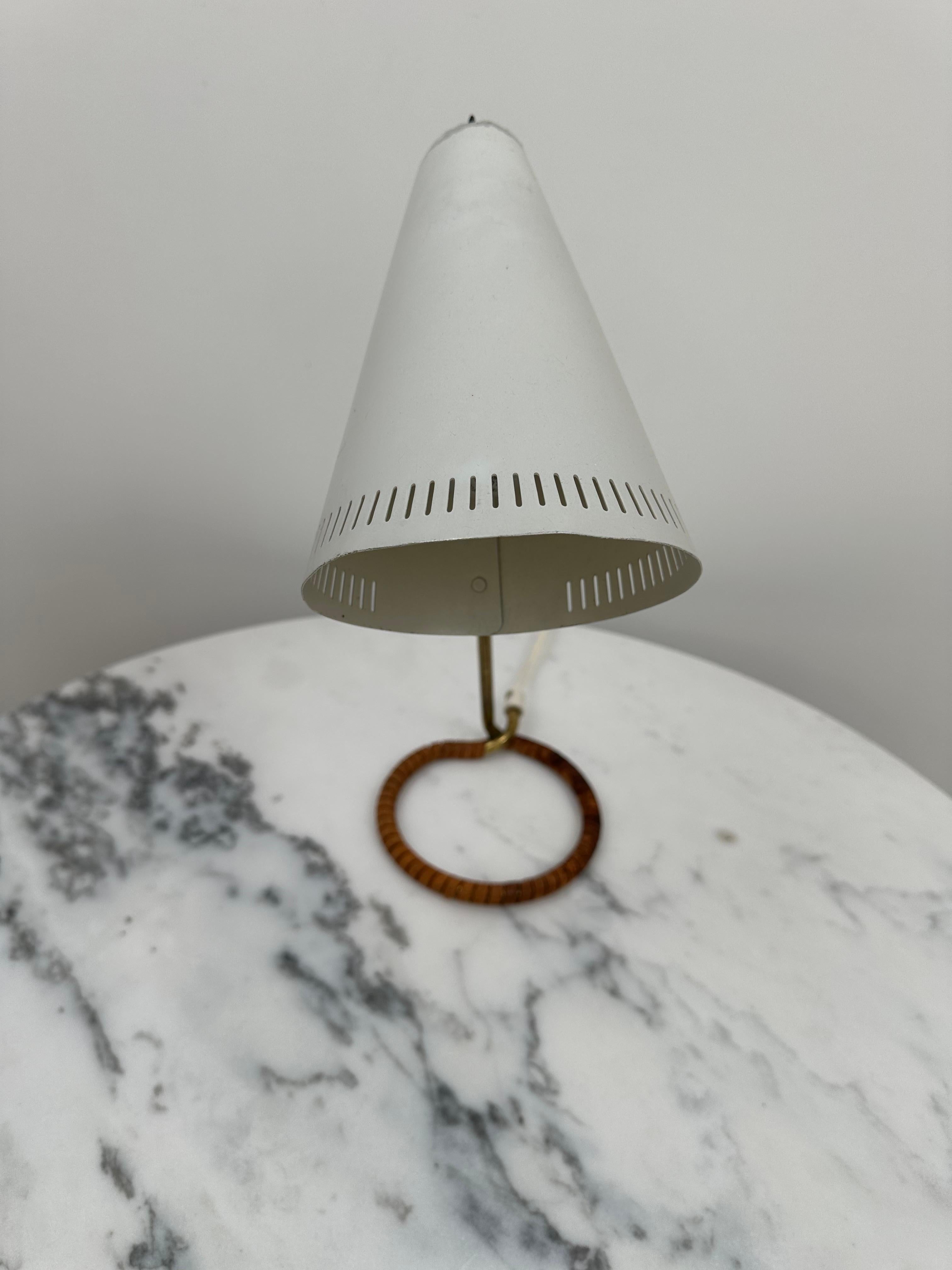 K11-15 Table Lamp by Mauri Almari, Idman 1950’s In Distressed Condition For Sale In Espoo, FI
