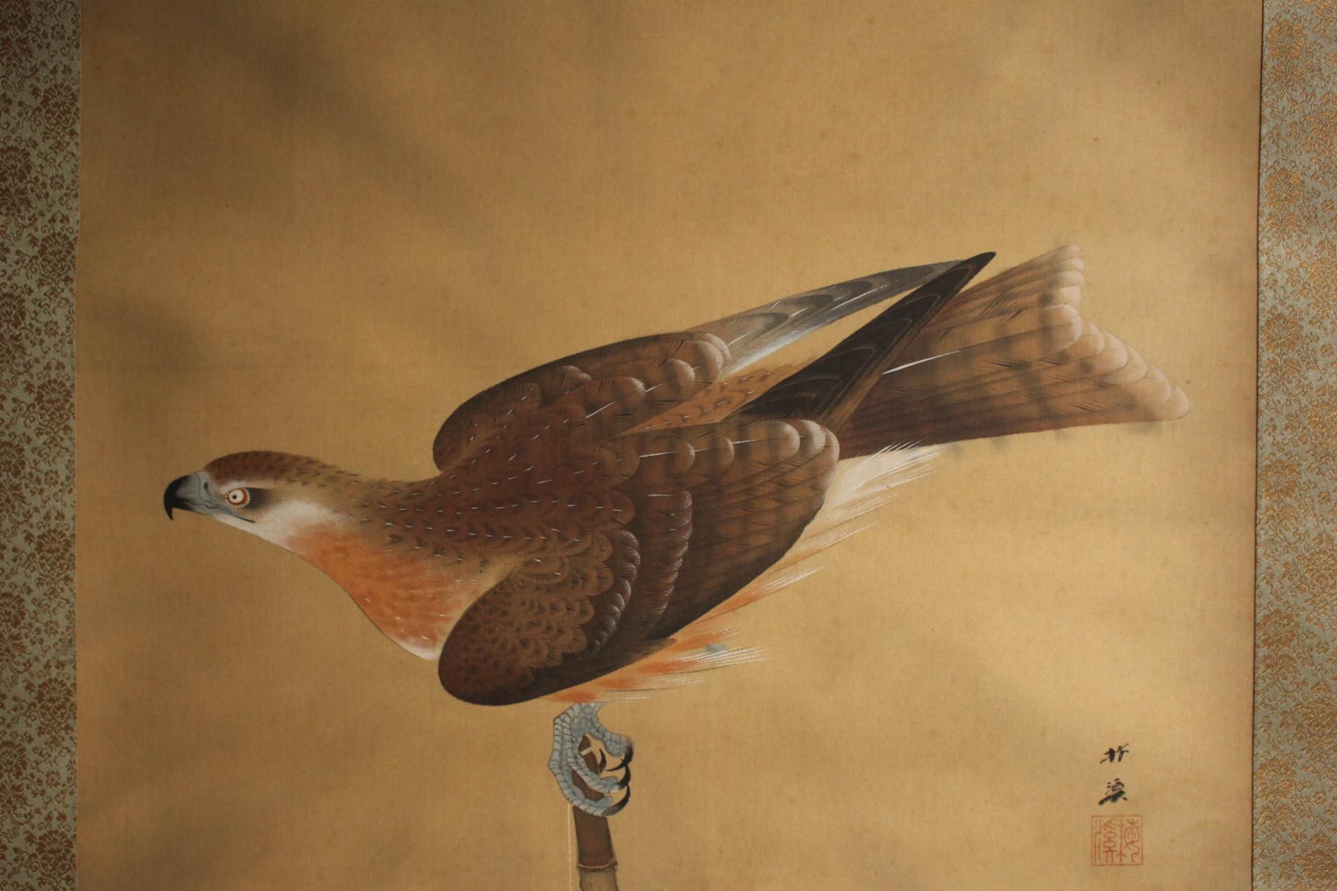 K14 Antigüedades japonesas Arte Un pergamino colgante, un halcón Seda en venta