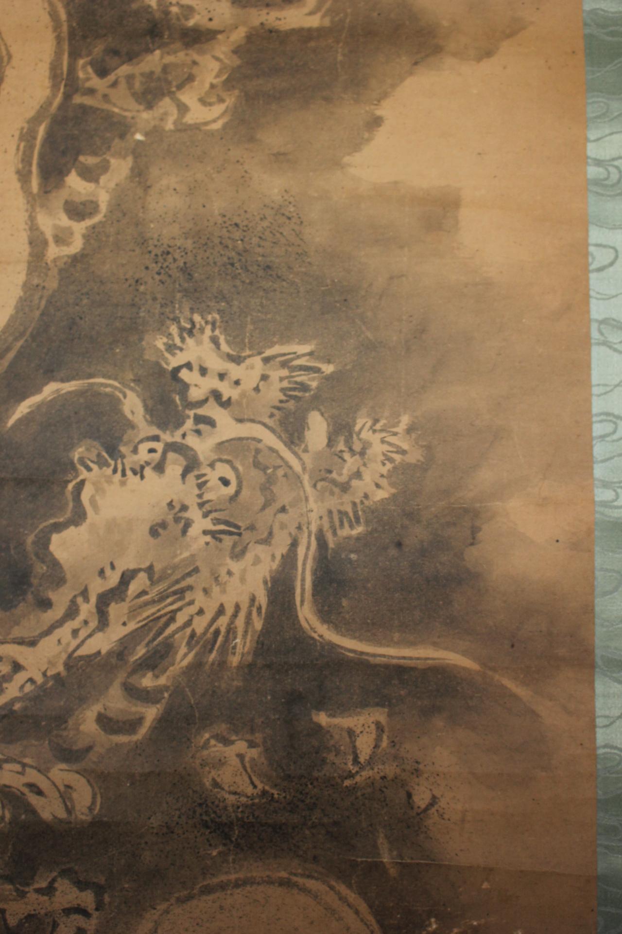 K19 Japanese Antiques A hanging scroll, Dragon & Clouds Ink on Paper painted For Sale 3