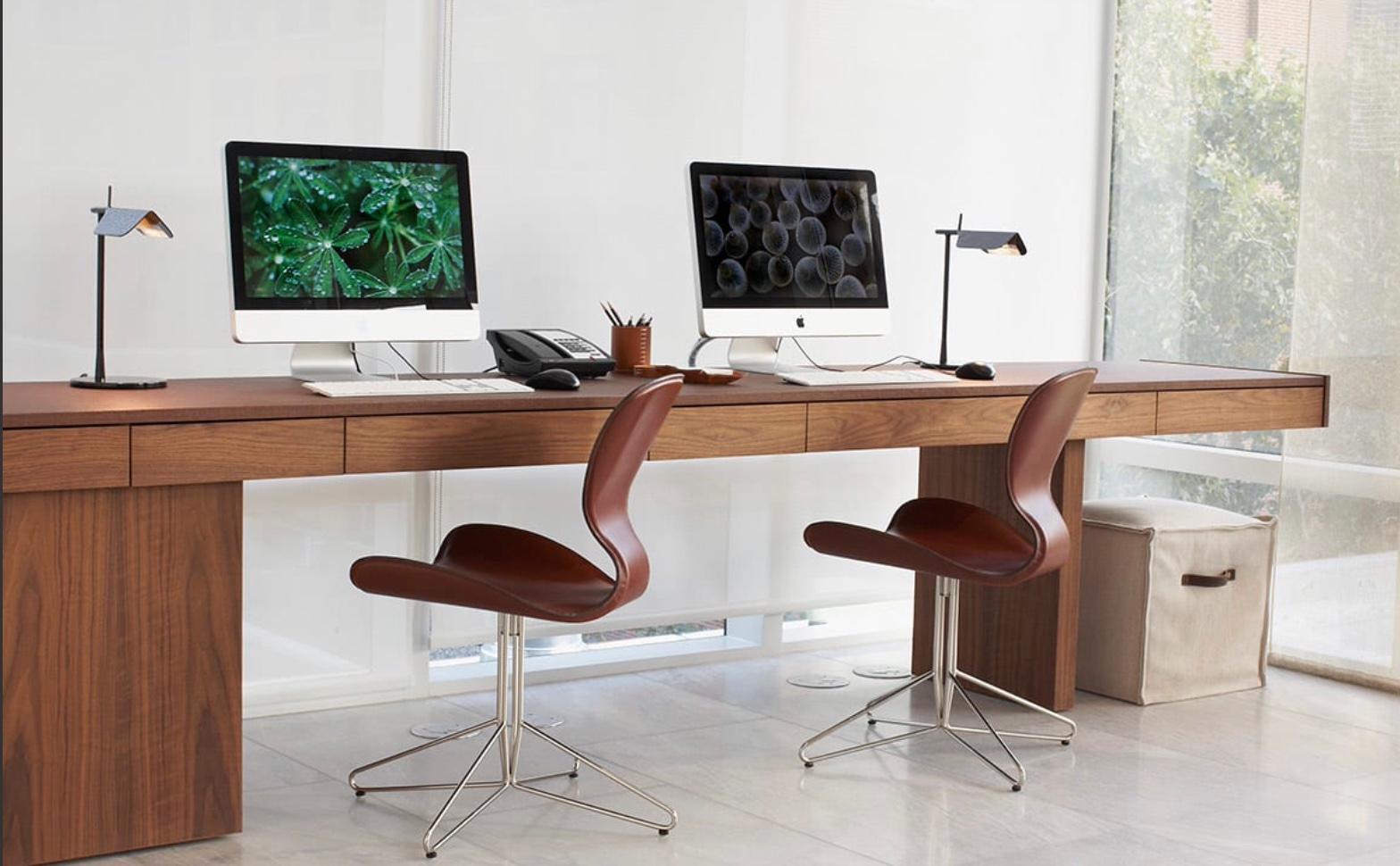 Chaise pivotante en cuir Koi K2 fabriquée à la main en vente 5