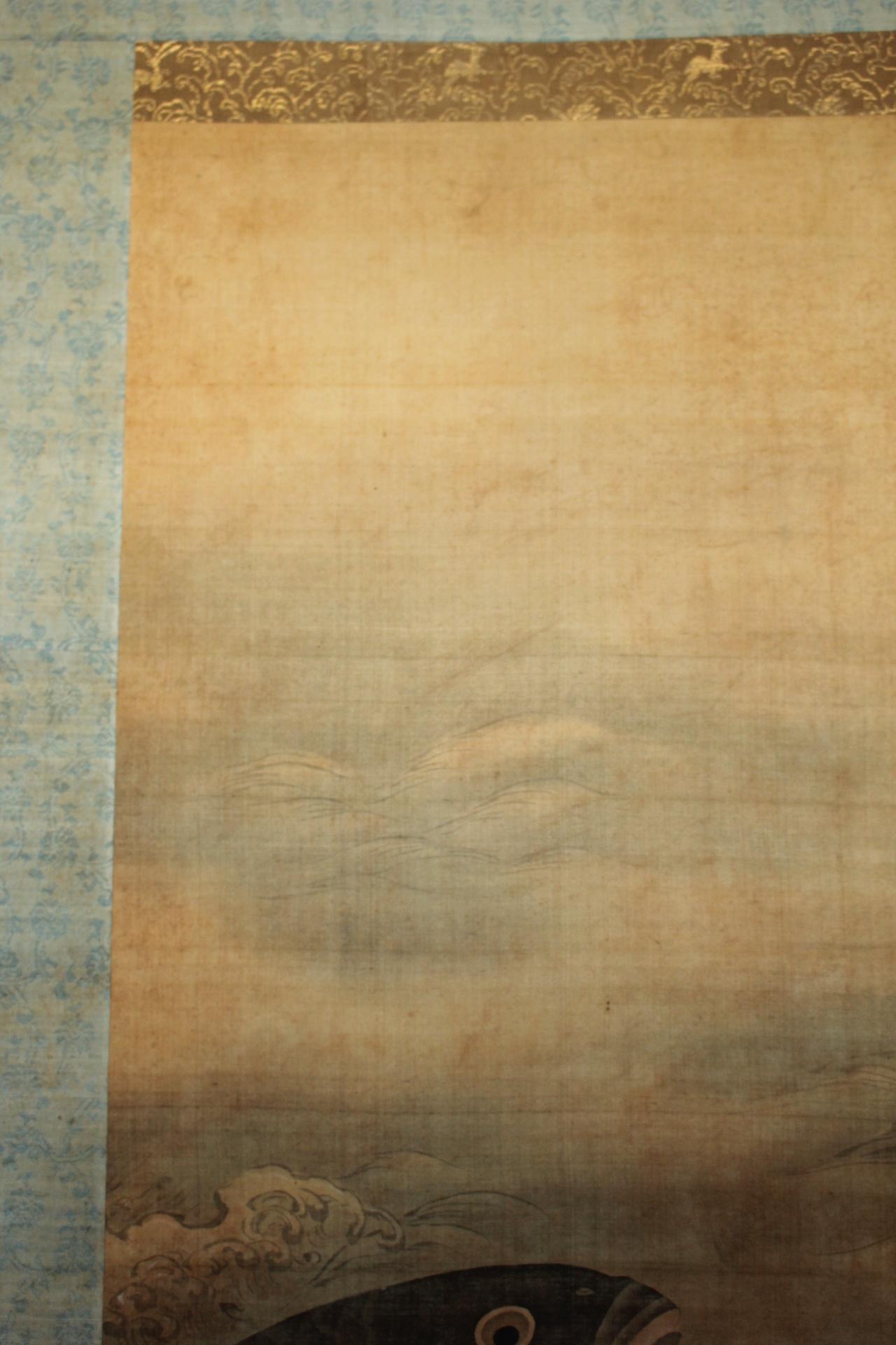 K22 Japanese Antiques hanging scrolls, Carp in the Waves Ink on Silk painted For Sale 1