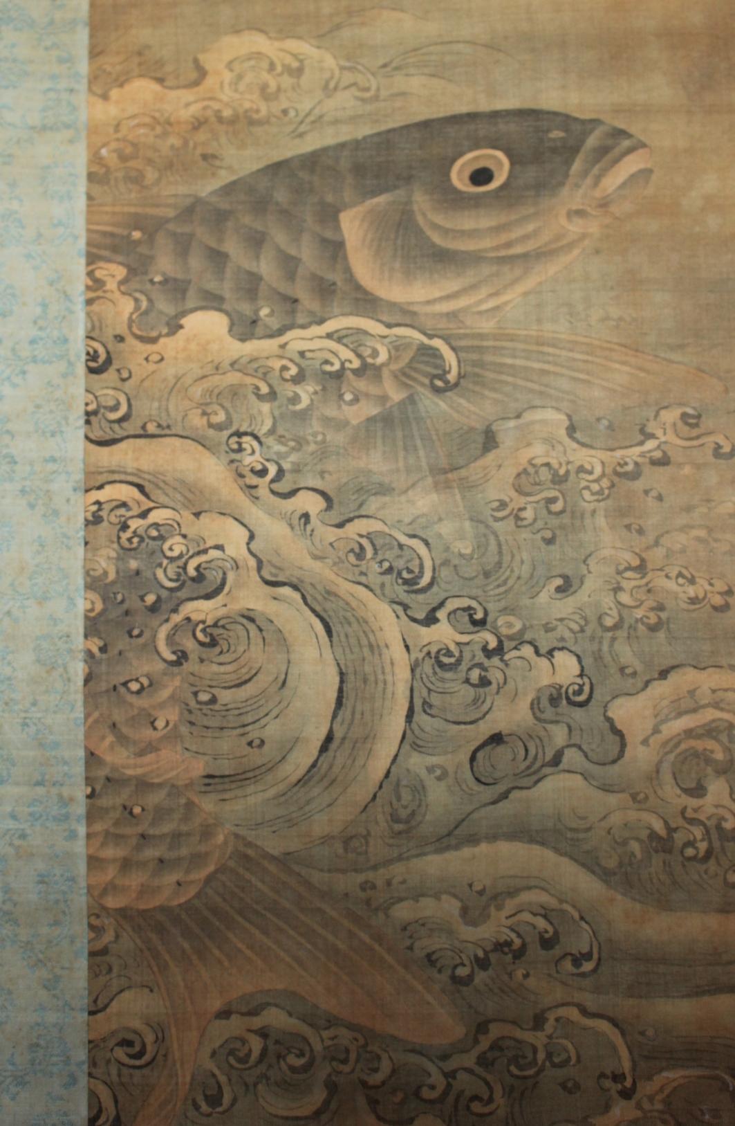 K22 Japanese Antiques hanging scrolls, Carp in the Waves Ink on Silk painted For Sale 3
