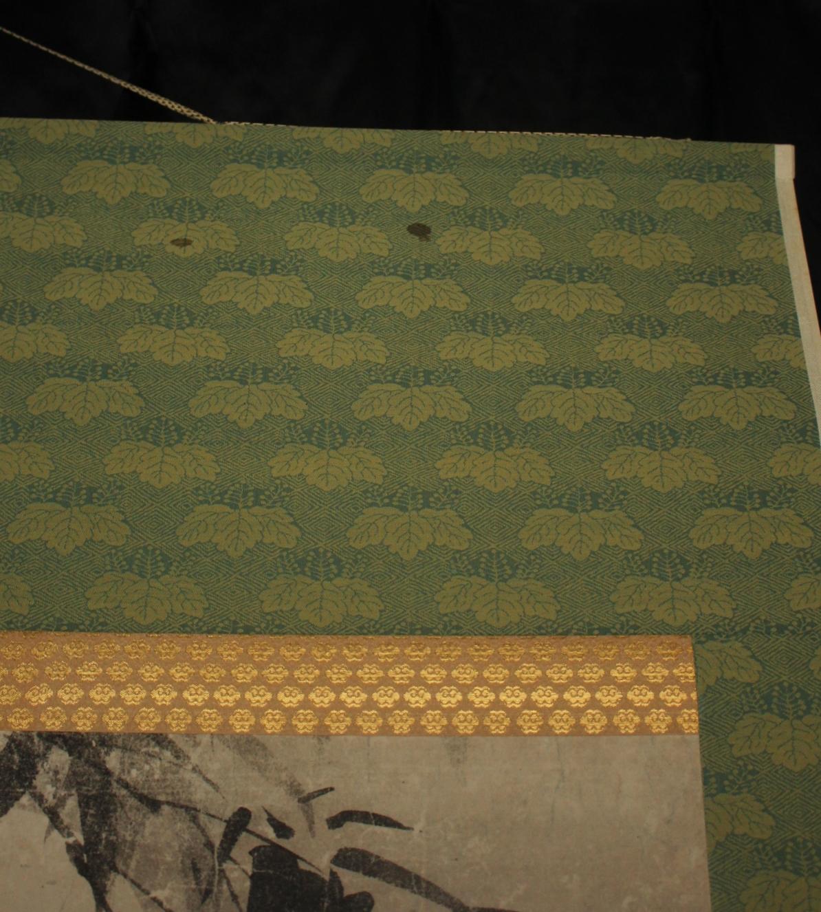 K25 Japanische Antiquitäten Eine große hängende Schriftrolle, Tiger Ink auf Papier gemalt im Angebot 11