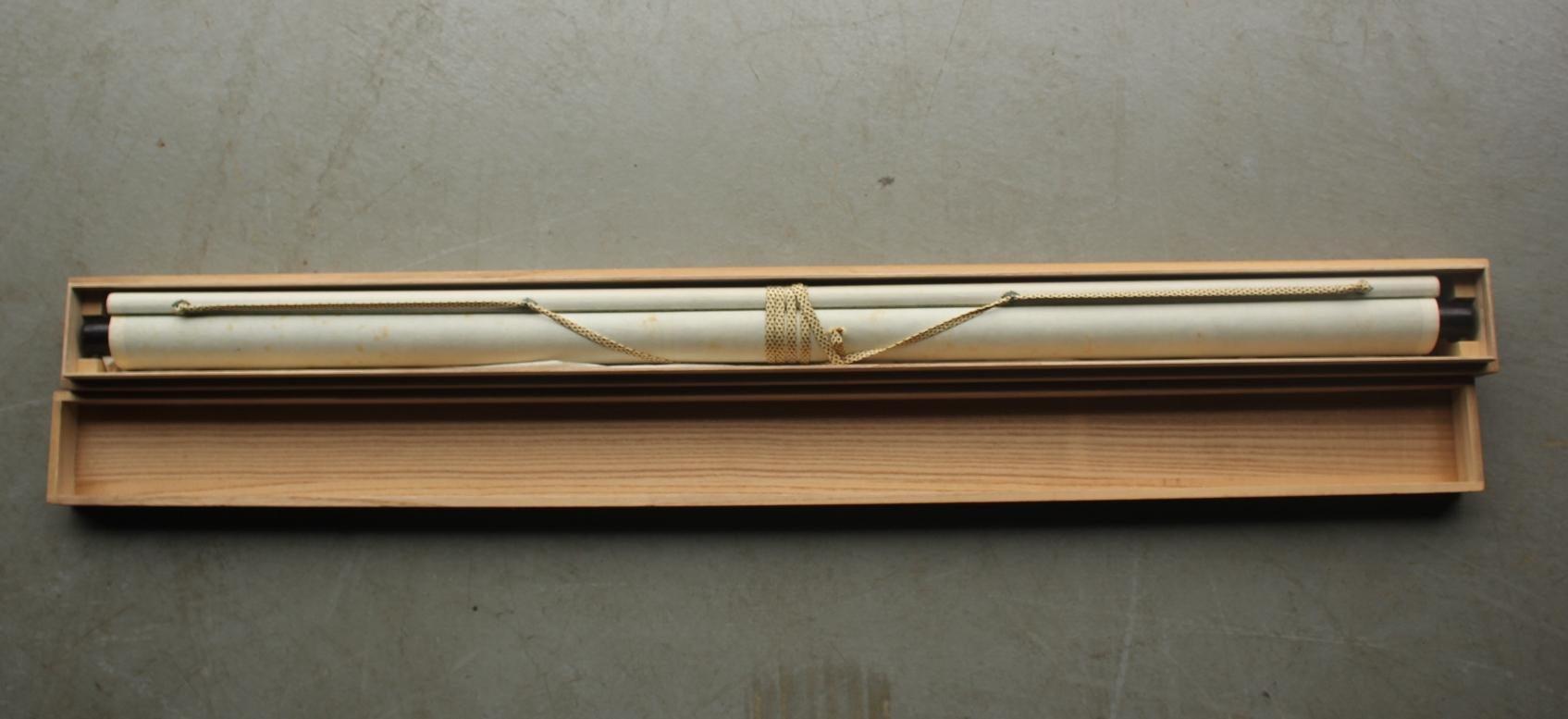 K25 Japanische Antiquitäten Eine große hängende Schriftrolle, Tiger Ink auf Papier gemalt im Angebot 12