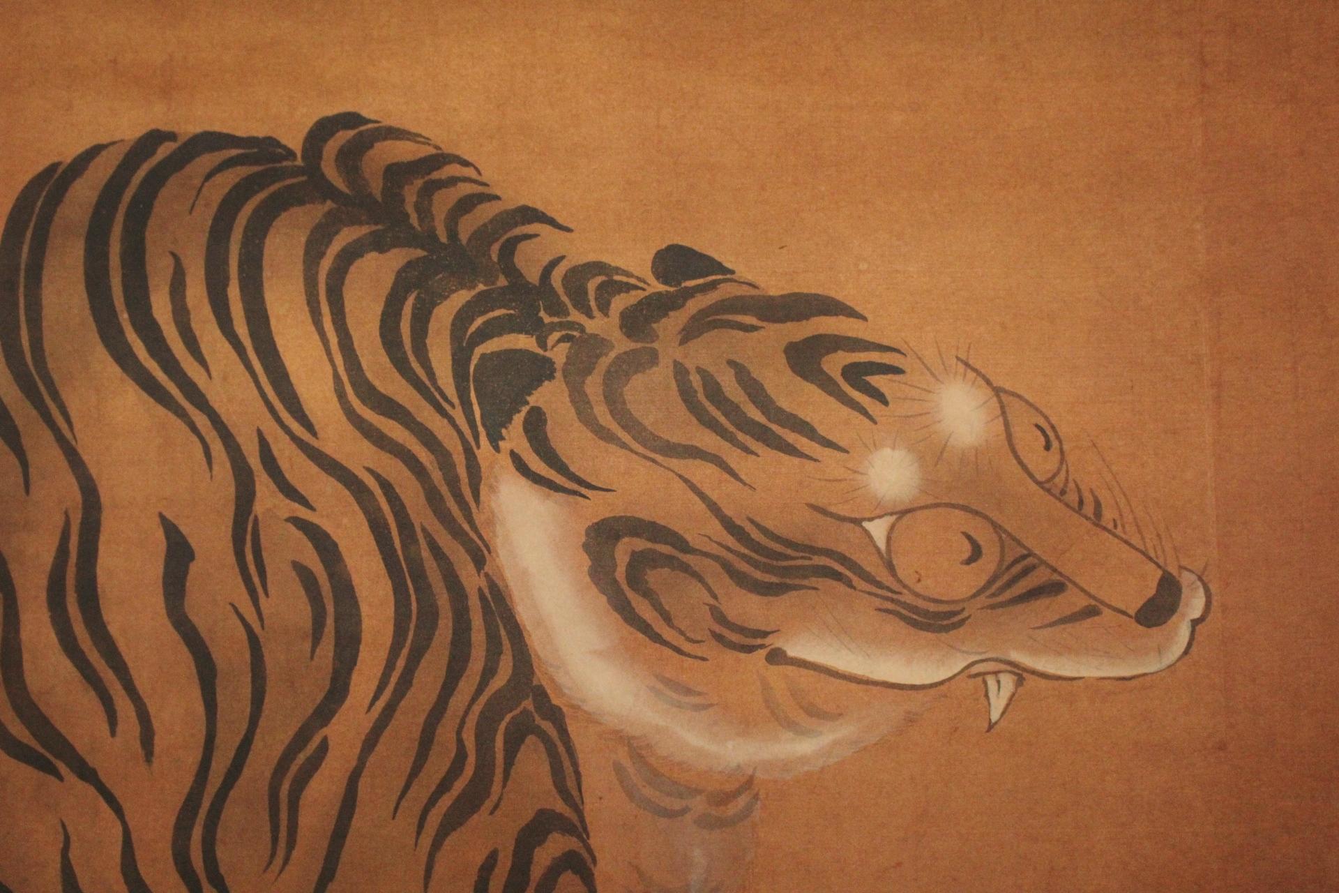 K26 Antigüedades japonesas Un gran pergamino colgante, Tinta de tigre de bambú sobre seda pintada en venta 1