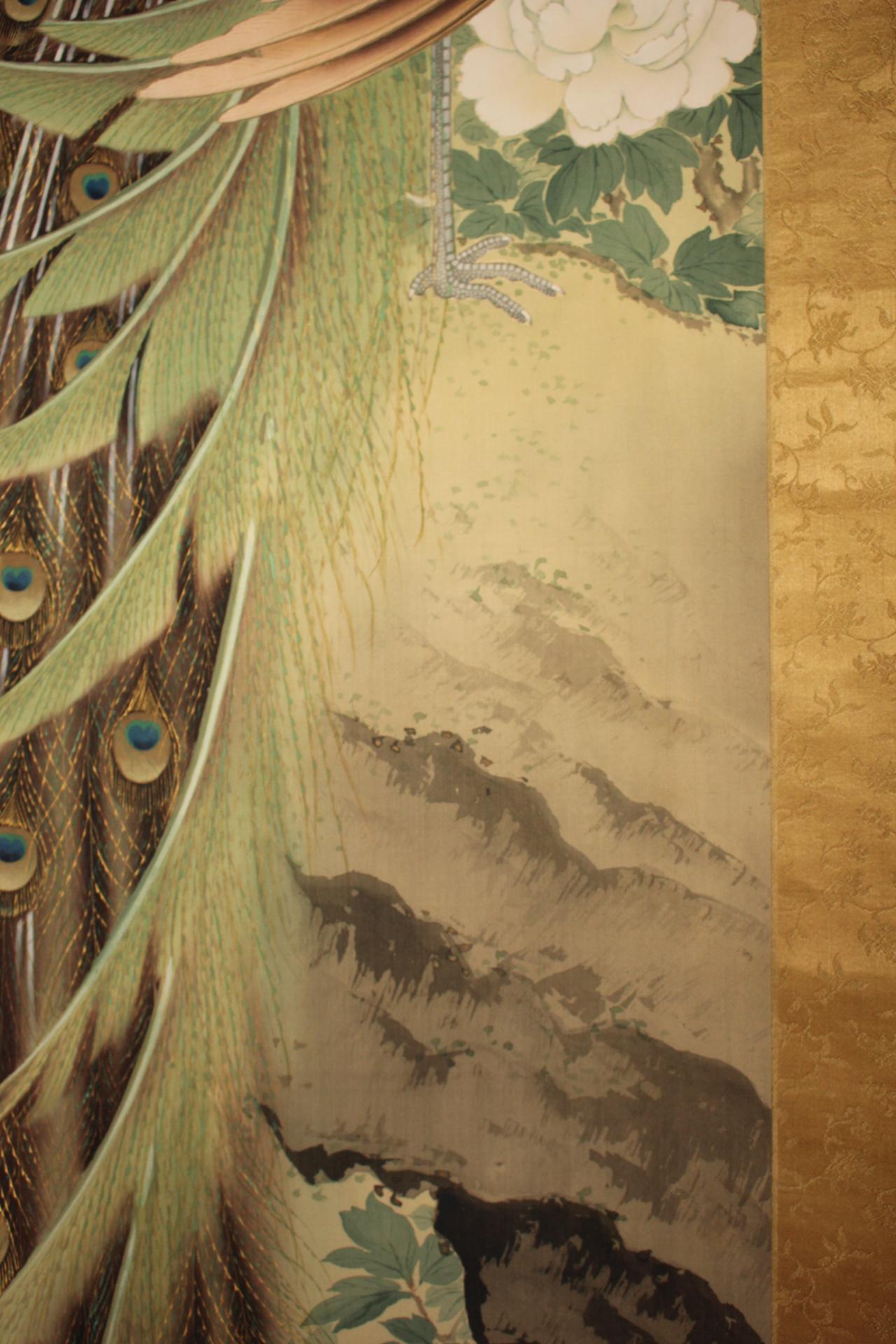 K29 Antigüedades japonesas Un pergamino colgante, Pavo real sobre seda en venta 6