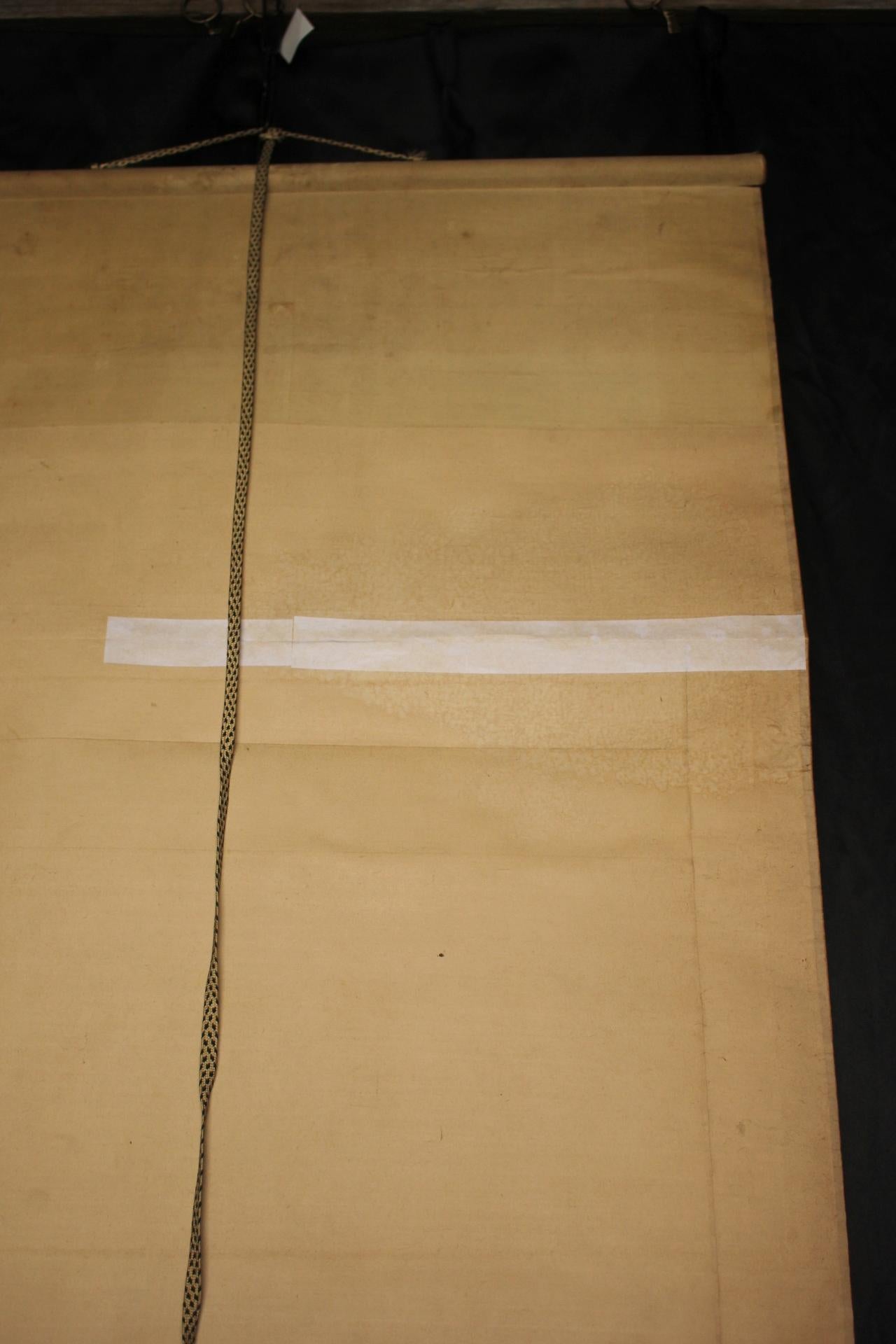 K29 Antigüedades japonesas Un pergamino colgante, Pavo real sobre seda en venta 12