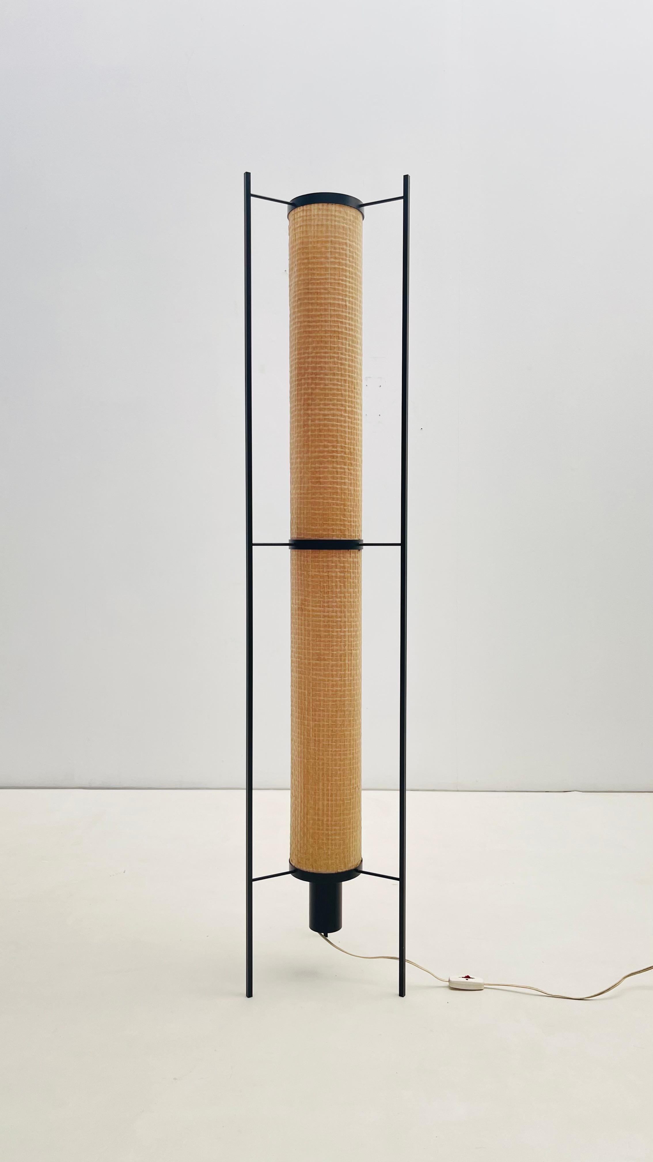 Mid-Century moderno Lampada da terra 'K46' di Kho Liang prodotta da Atelier Aort in vendita