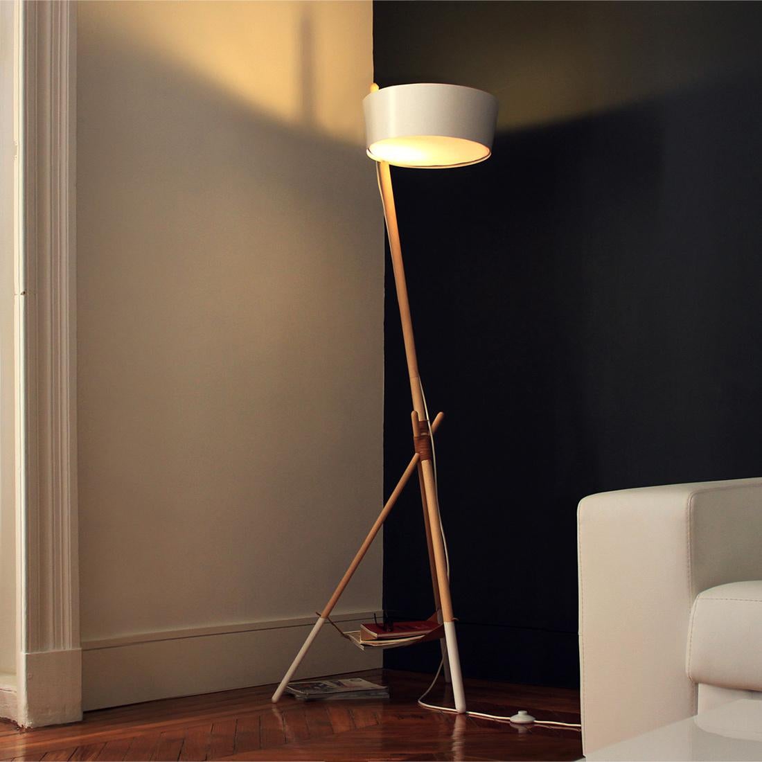 The largest in the Ka family is a standing floor lamp that radiates for its ambient light.

Combine quality wood, design, elegance and light and the result will be our wooden floor lamp in black. Just what your home needs!

This piece its
