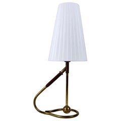 Lámpara ajustable de pared y de mesa Kaare Klint 306, latón y baquelita, Dinamarca, década de 1950