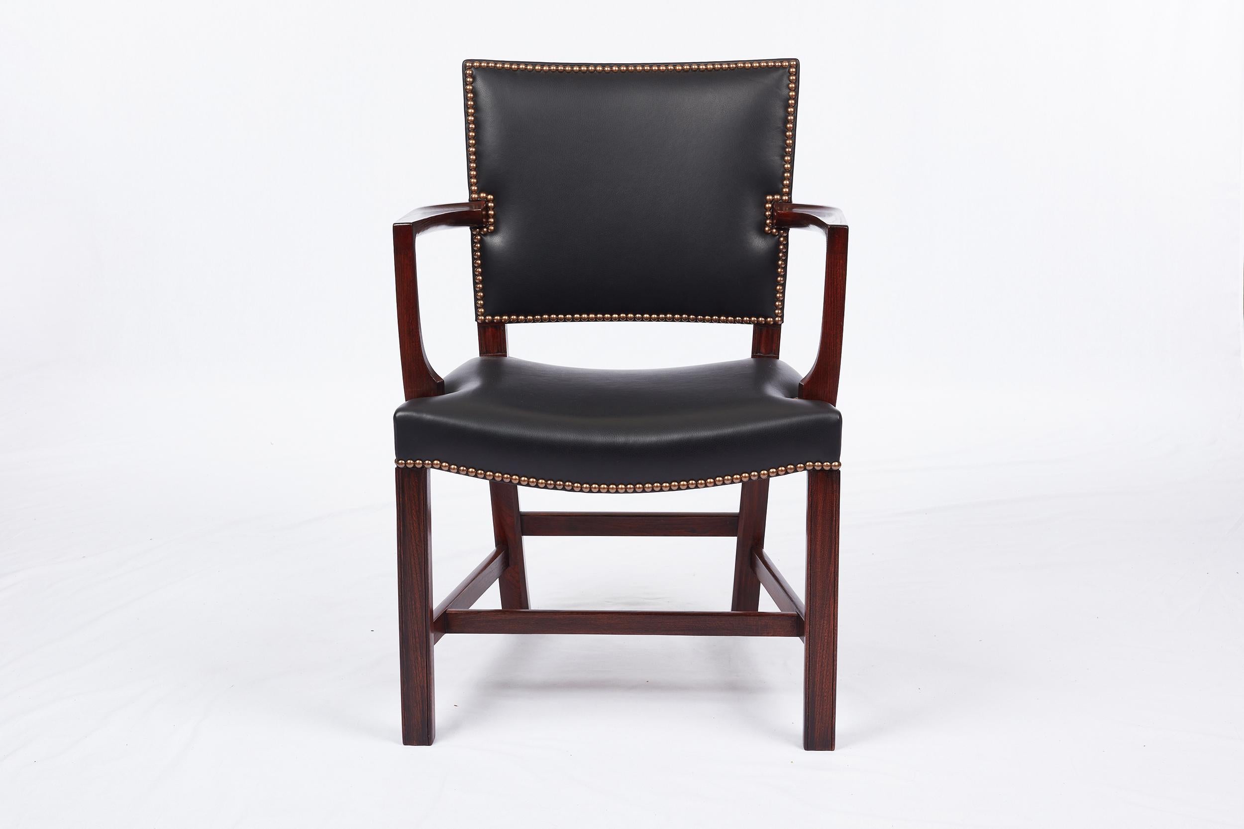 Fauteuil Kaare Klint conçu en 1927 et produit par Rud Rasmussen.