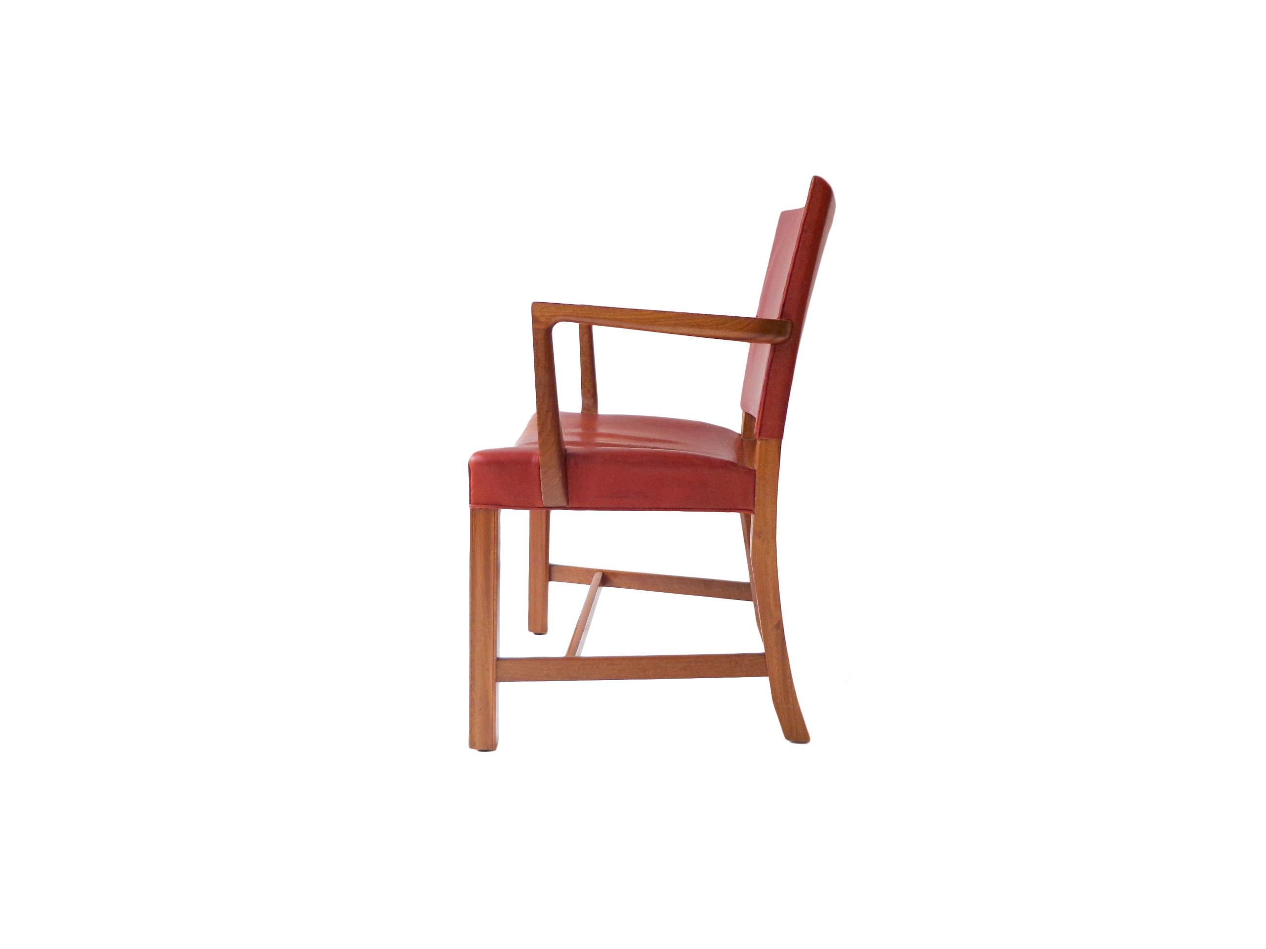 Kaare Klint-Sessel Modell 3758A aus Leder und Mahagoni  Rud Rasmussen, Dänemark (Skandinavische Moderne) im Angebot