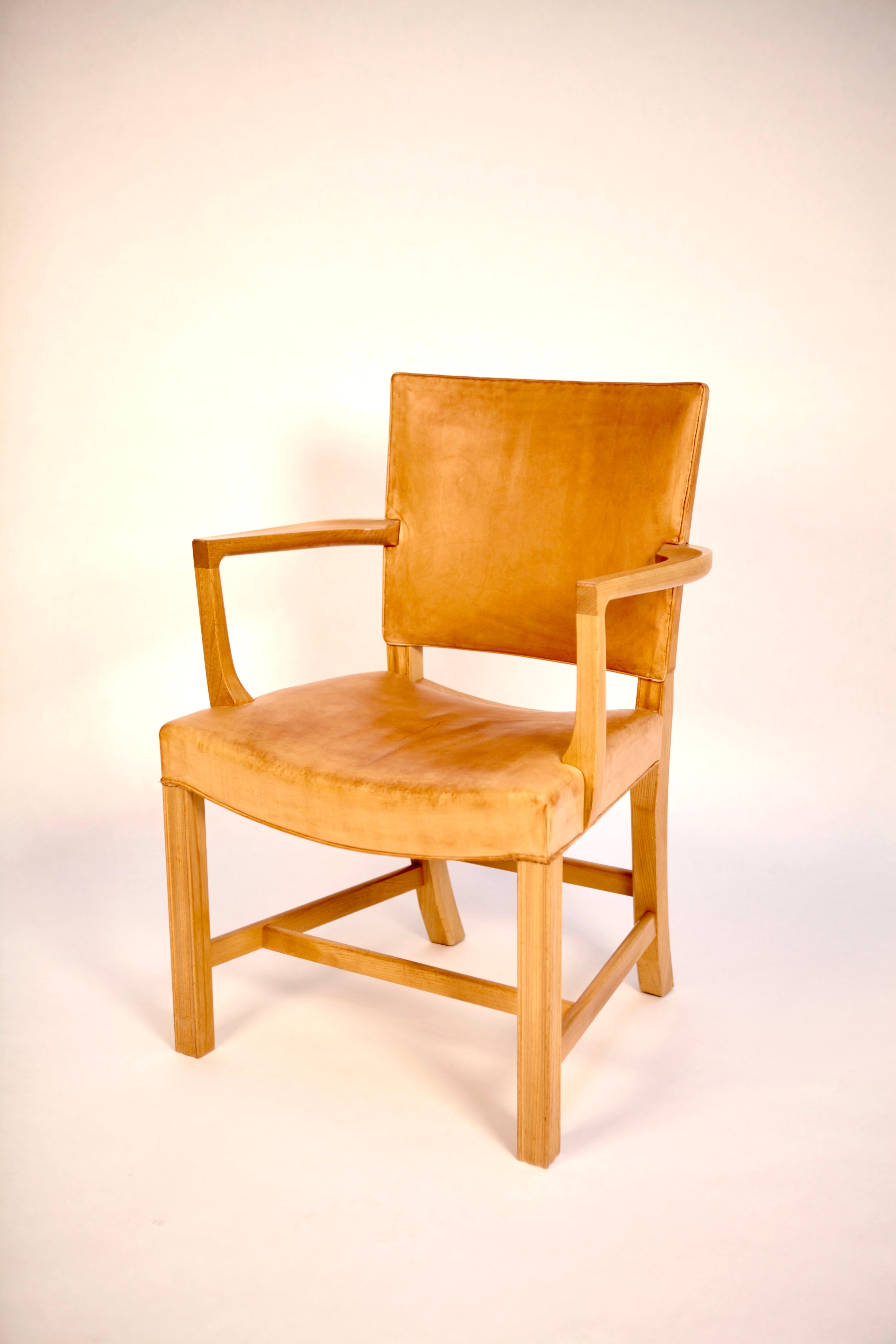 Kaare Klint,
'Barcelona' dining chair. Designed 1927
Ash wood & Niger leather.
Model 3758.


