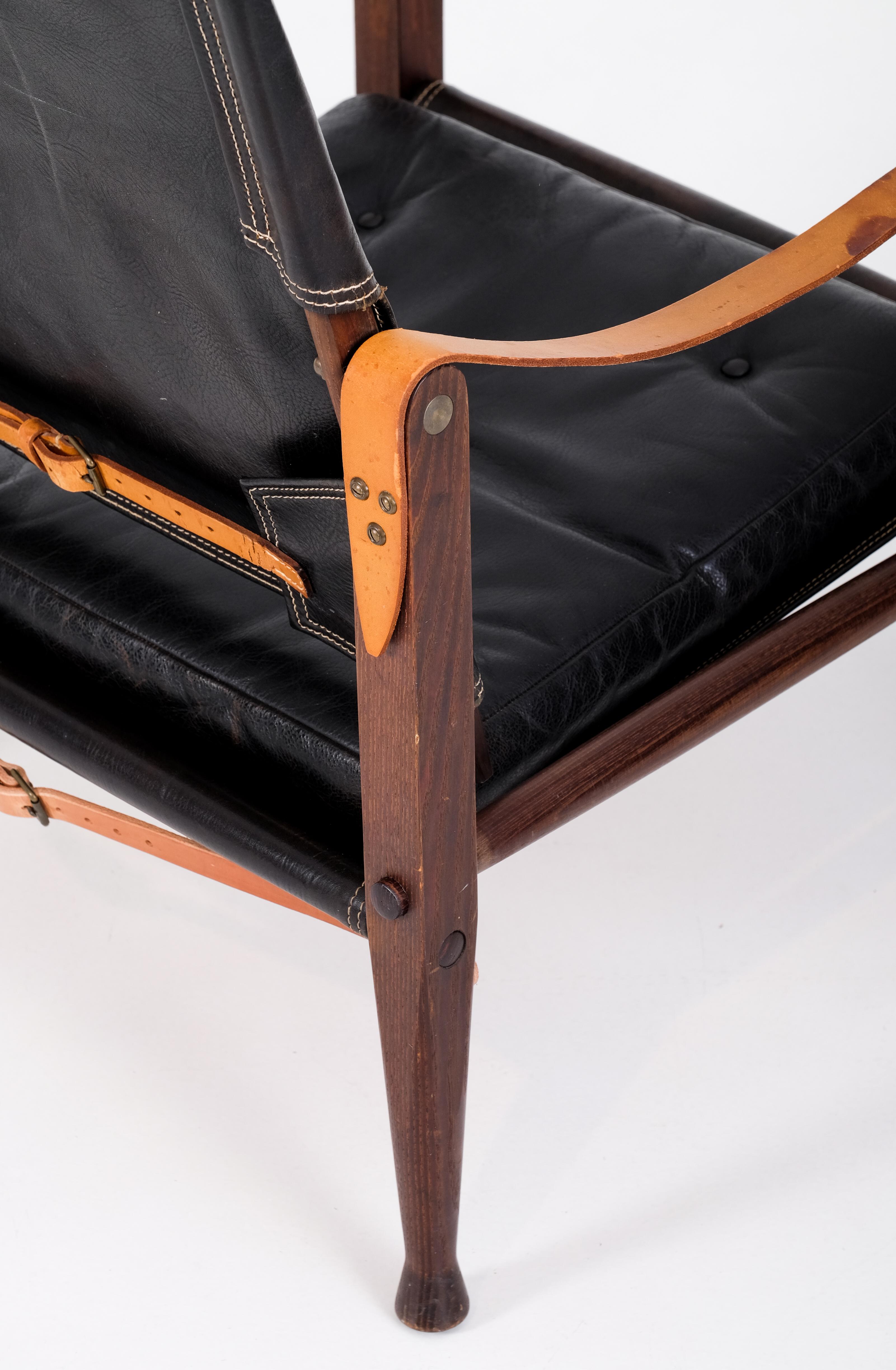 Kaare Klint Black Leather Safari Chair, 1960s In Good Condition For Sale In Stockholm, SE