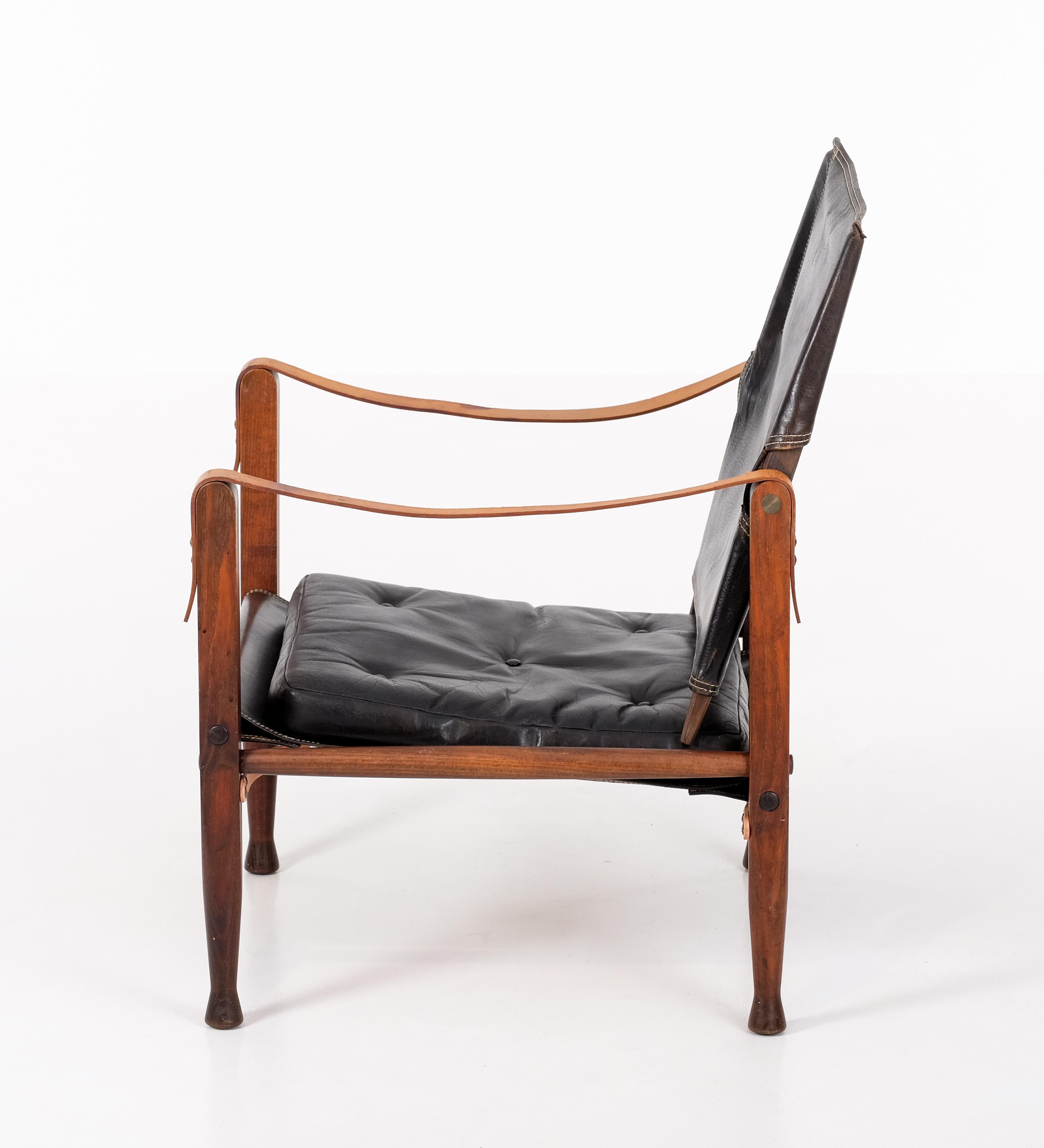 Milieu du XXe siècle Chaise Safari en cuir noir de Kaare Klint, années 1960 en vente