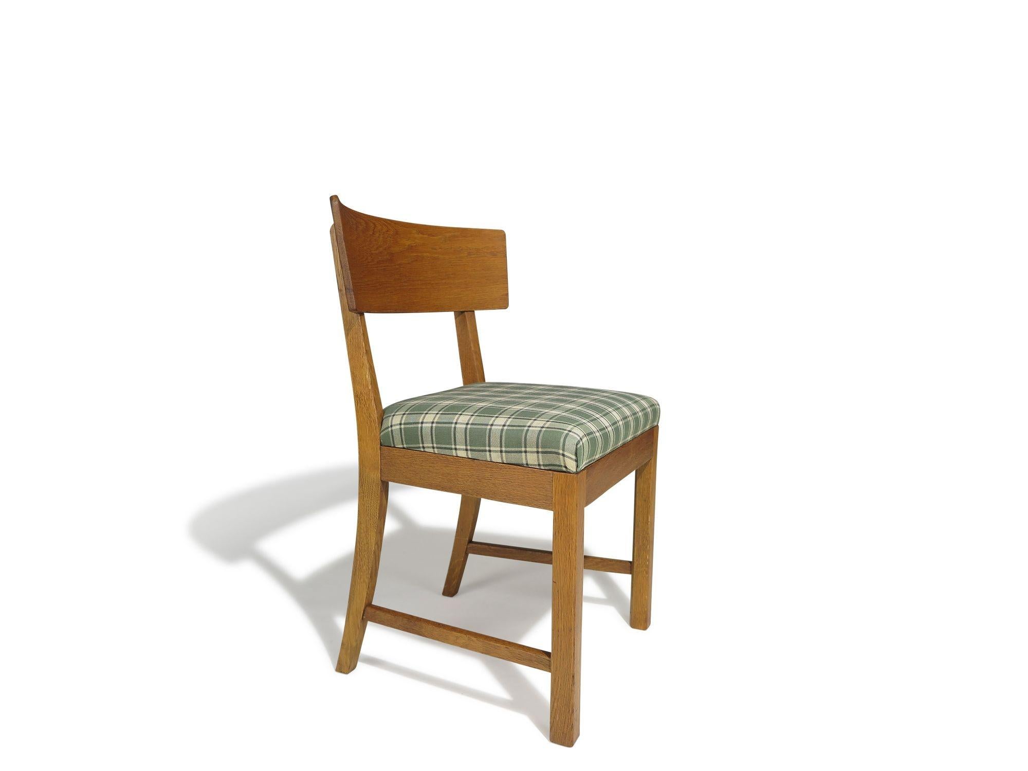 Kaare Klint pour l'armoire et les chaises d'appoint de Rud Rasmussen en vente 2