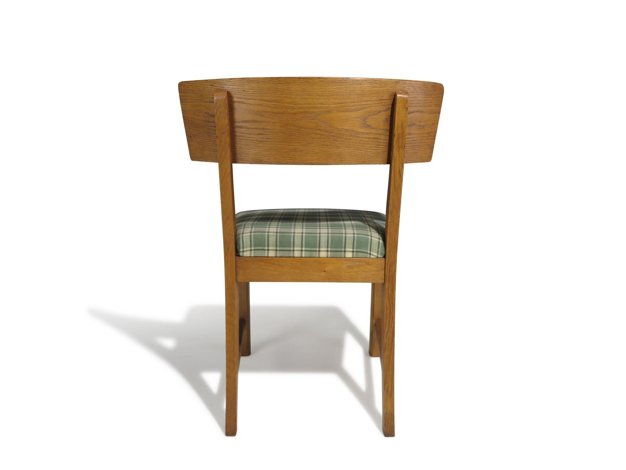Kaare Klint pour l'armoire et les chaises d'appoint de Rud Rasmussen en vente 3