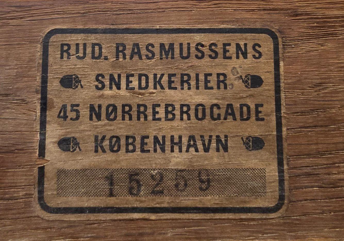 Kaare Klint pour l'armoire et les chaises d'appoint de Rud Rasmussen en vente 6