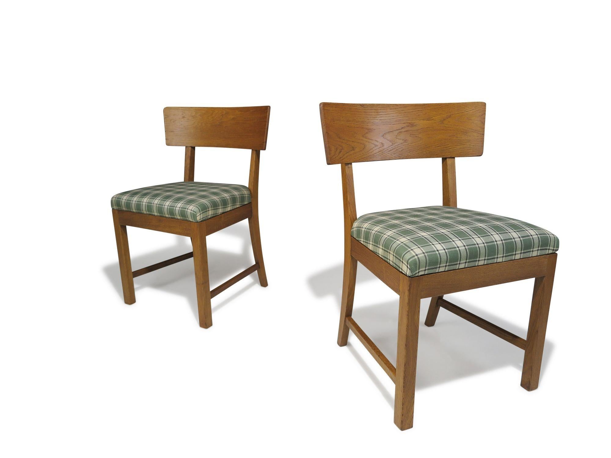 Scandinave moderne Kaare Klint pour l'armoire et les chaises d'appoint de Rud Rasmussen en vente
