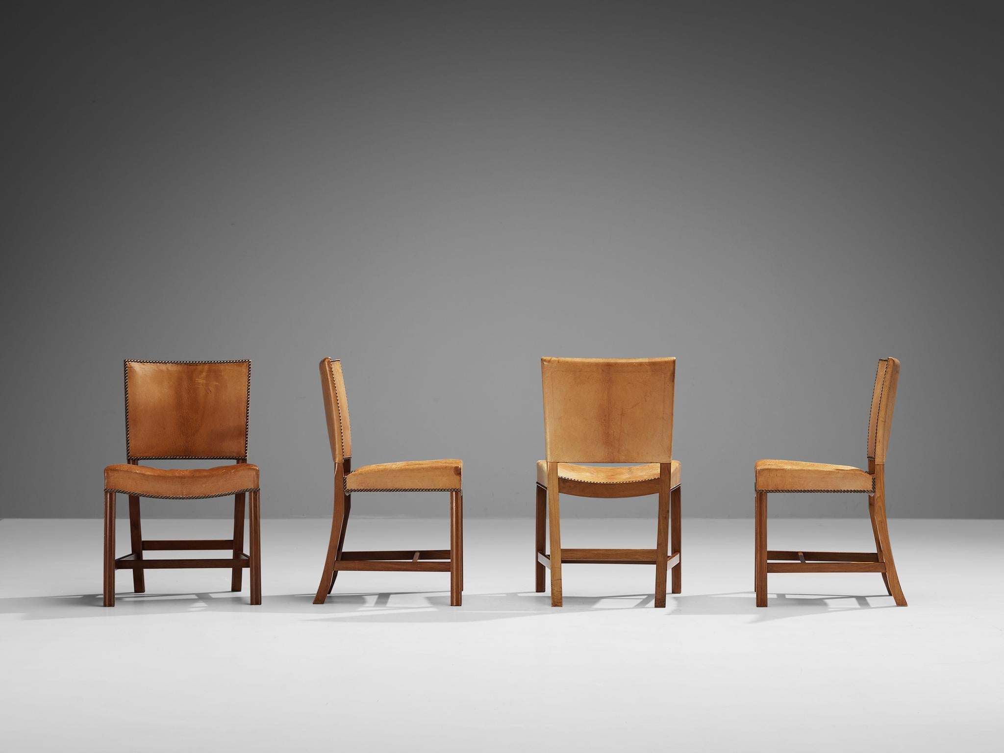 Ensemble de quatre chaises rouges Kaare Klint pour Rud Rasmussen en cuir d'origine  Bon état - En vente à Waalwijk, NL