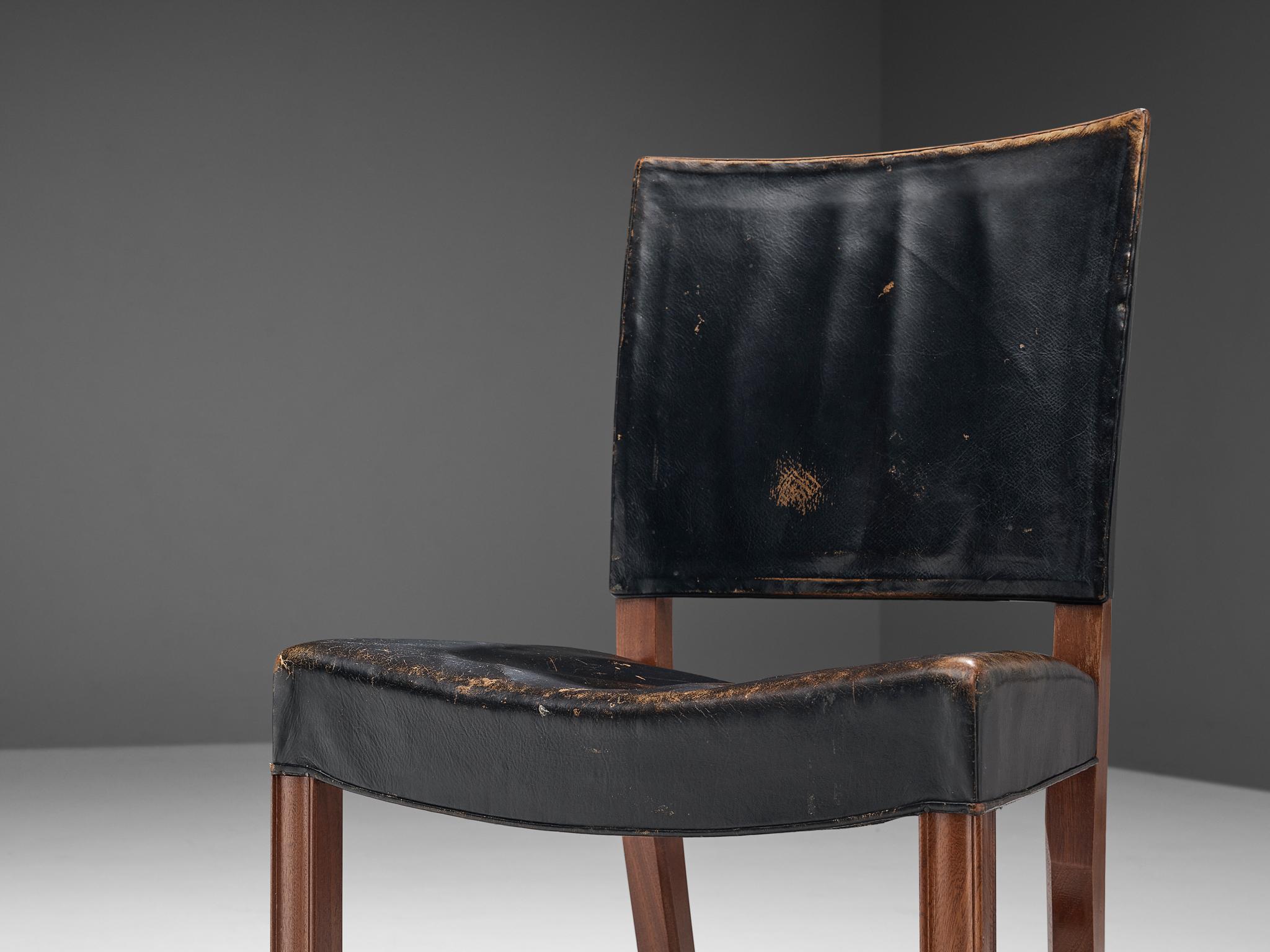 Début du 20ème siècle Ensemble de quatre chaises rouges Kaare Klint pour Rud Rasmussen en cuir d'origine  en vente