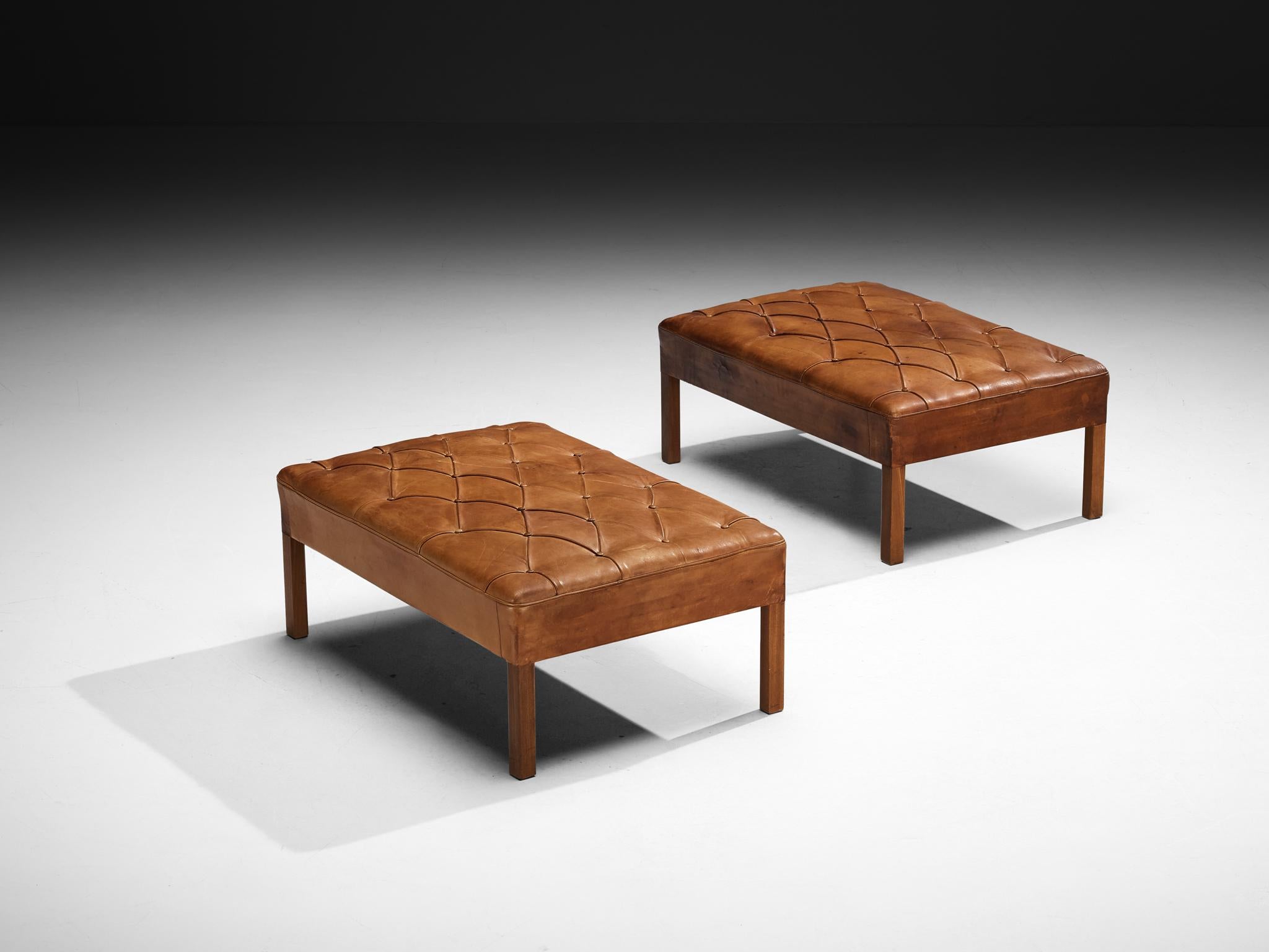 Kaare Klint für Rud Rasmussen Sofas mit Ottomane in Mahagoni Cognac Leder im Angebot 1