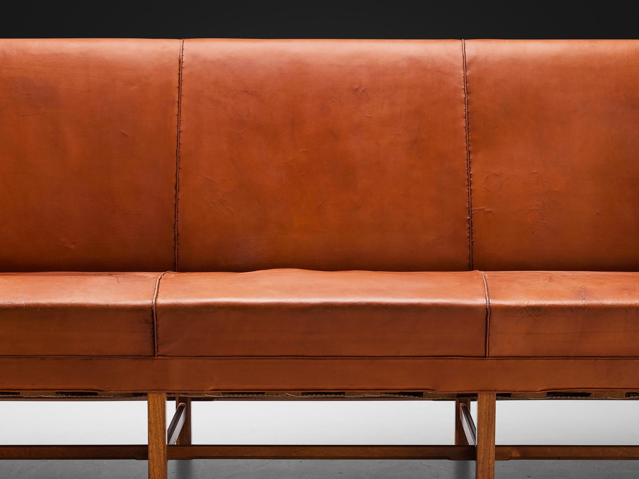 Kaare Klint per Rud Rasmussen Divano '5011' in pelle cognac e mogano in vendita 1