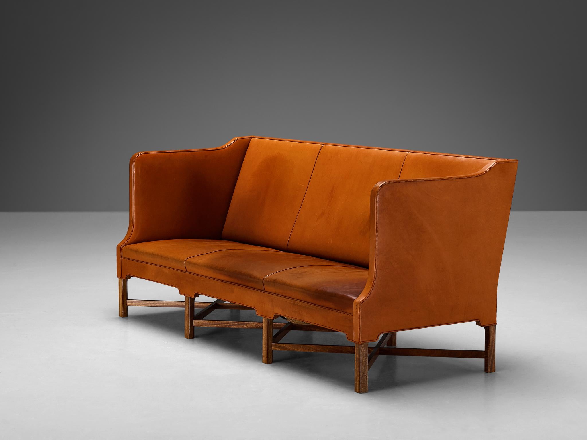 Kaare Klint für Rud. Rasmussen Sofa Modell 4118 aus Leder und Mahagoni  (Mitte des 20. Jahrhunderts) im Angebot