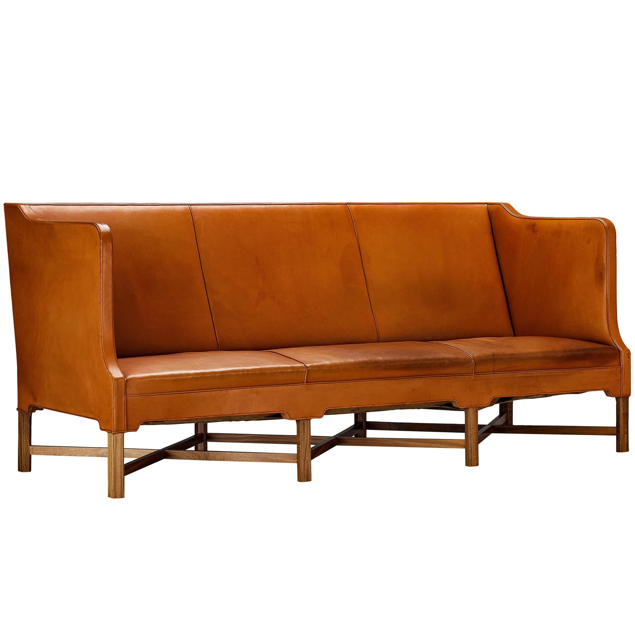 Kaare Klint für Rud. Rasmussen Sofa Modell 4118 aus Leder und Mahagoni 