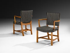 Kaare Klint pour Rud. Rasmussens Snedkerier : paire de chaises de salle à manger rouges « 3758A »